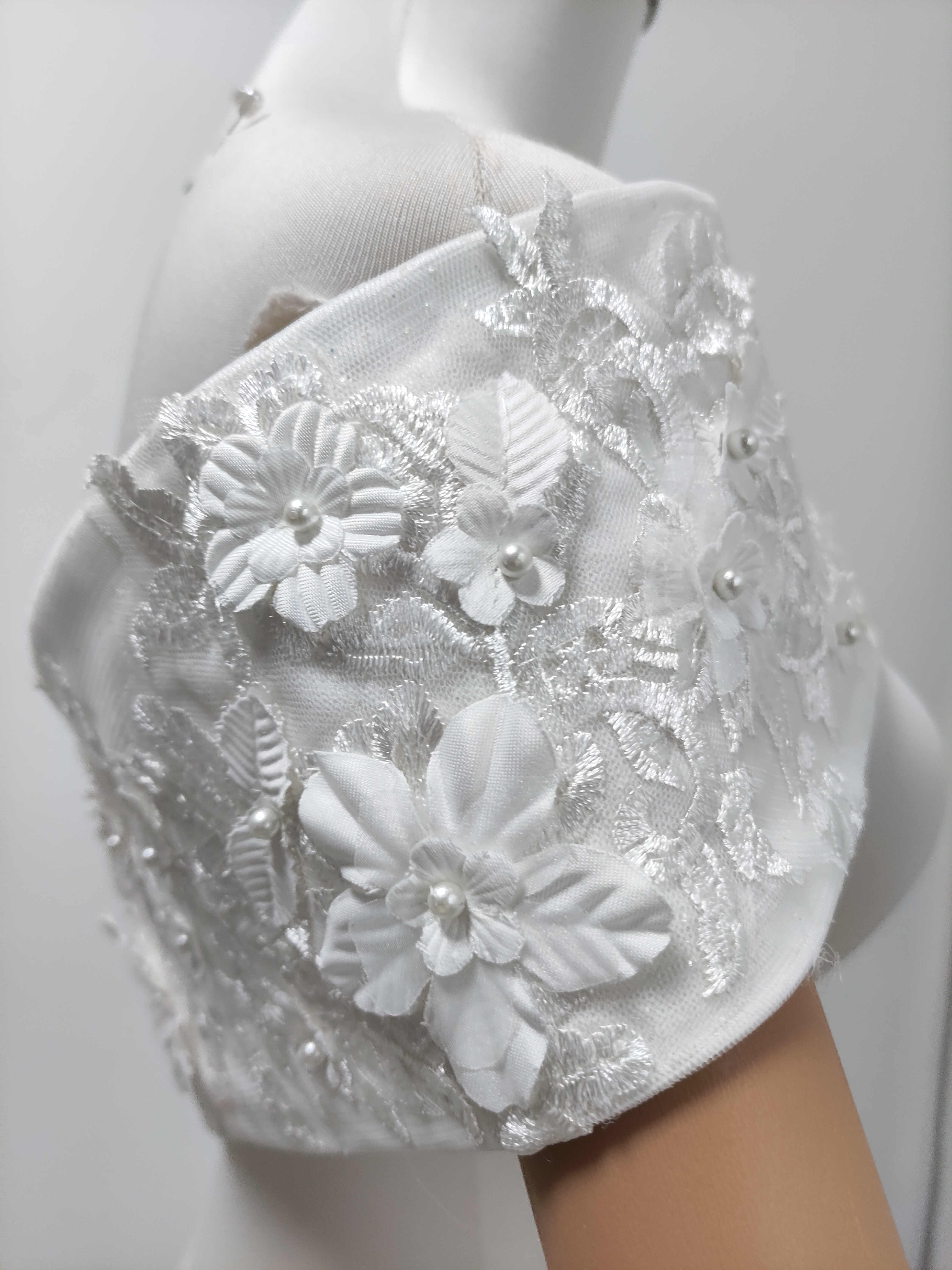 オフショルダー ファスナー 花モチーフ オフホワイト 色直し 結婚式/前撮り