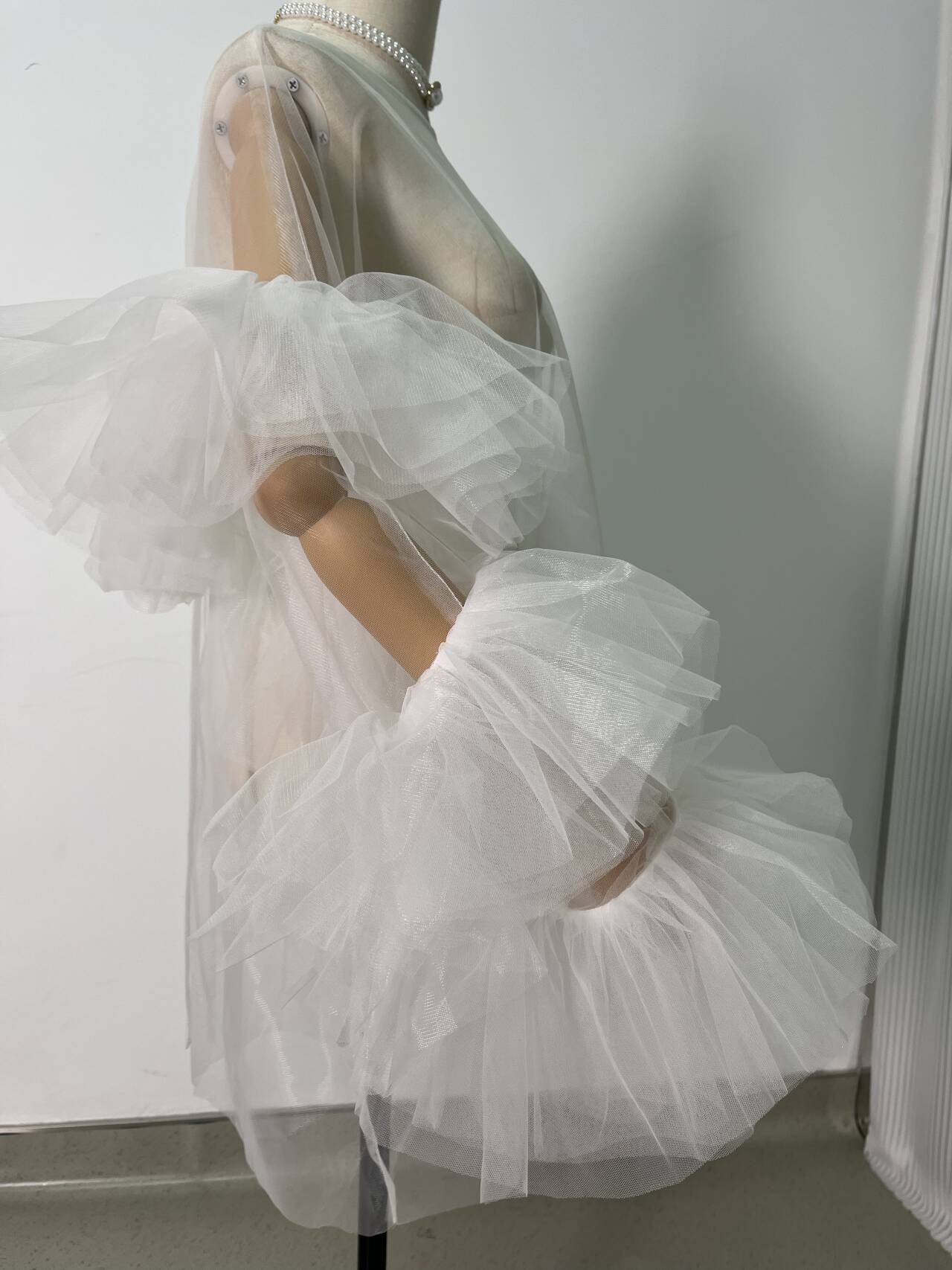 抜群のおしゃれ見えカーディガン トップス ラッフルフリル 長袖 披露宴/前撮り