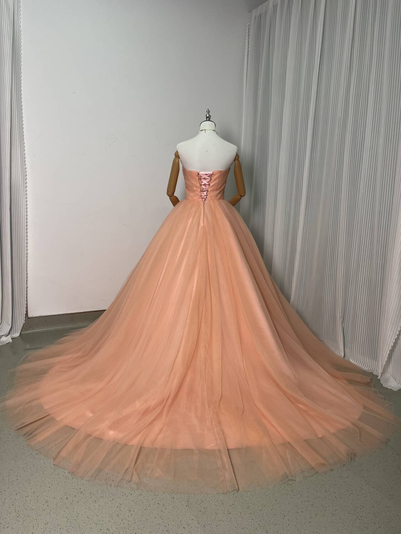 カラードレス 薄ピンク ベアトップ プリンセスライン 編み上げ 披露宴/前撮り