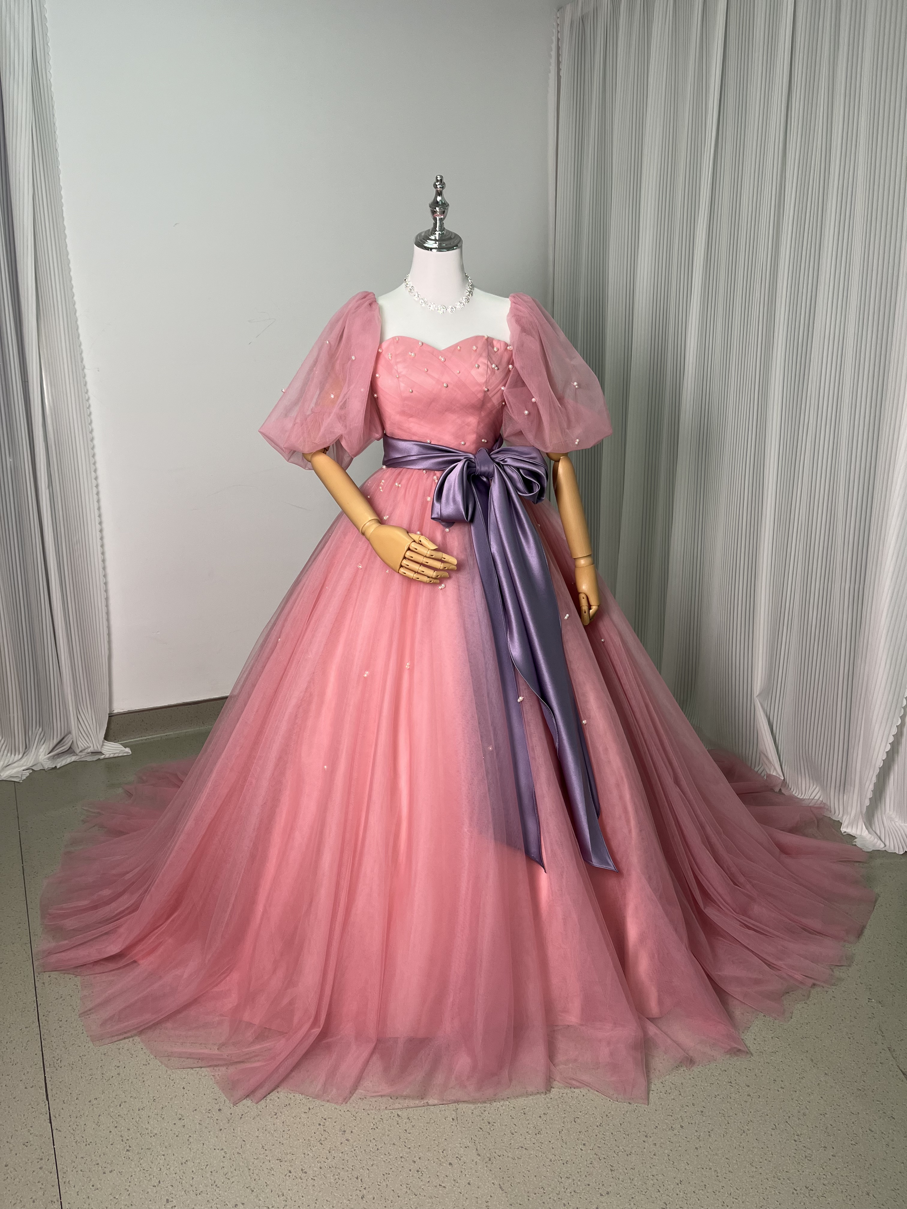 美品！パーティードレス ローズピンク ビーズ プリンセスライン ベルト 編み上げ 花嫁/前撮り