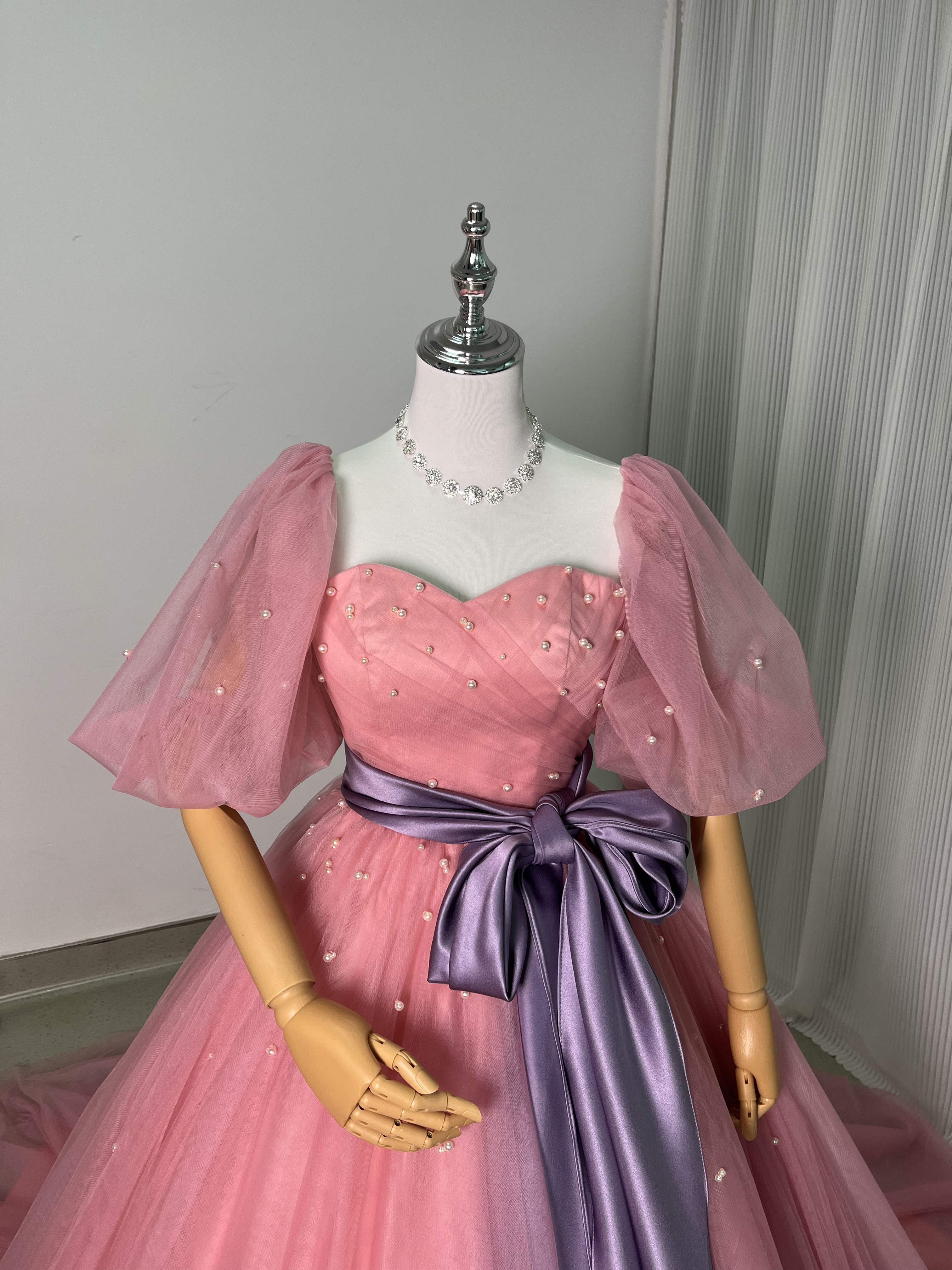 美品！パーティードレス ローズピンク ビーズ プリンセスライン ベルト 編み上げ 花嫁/前撮り