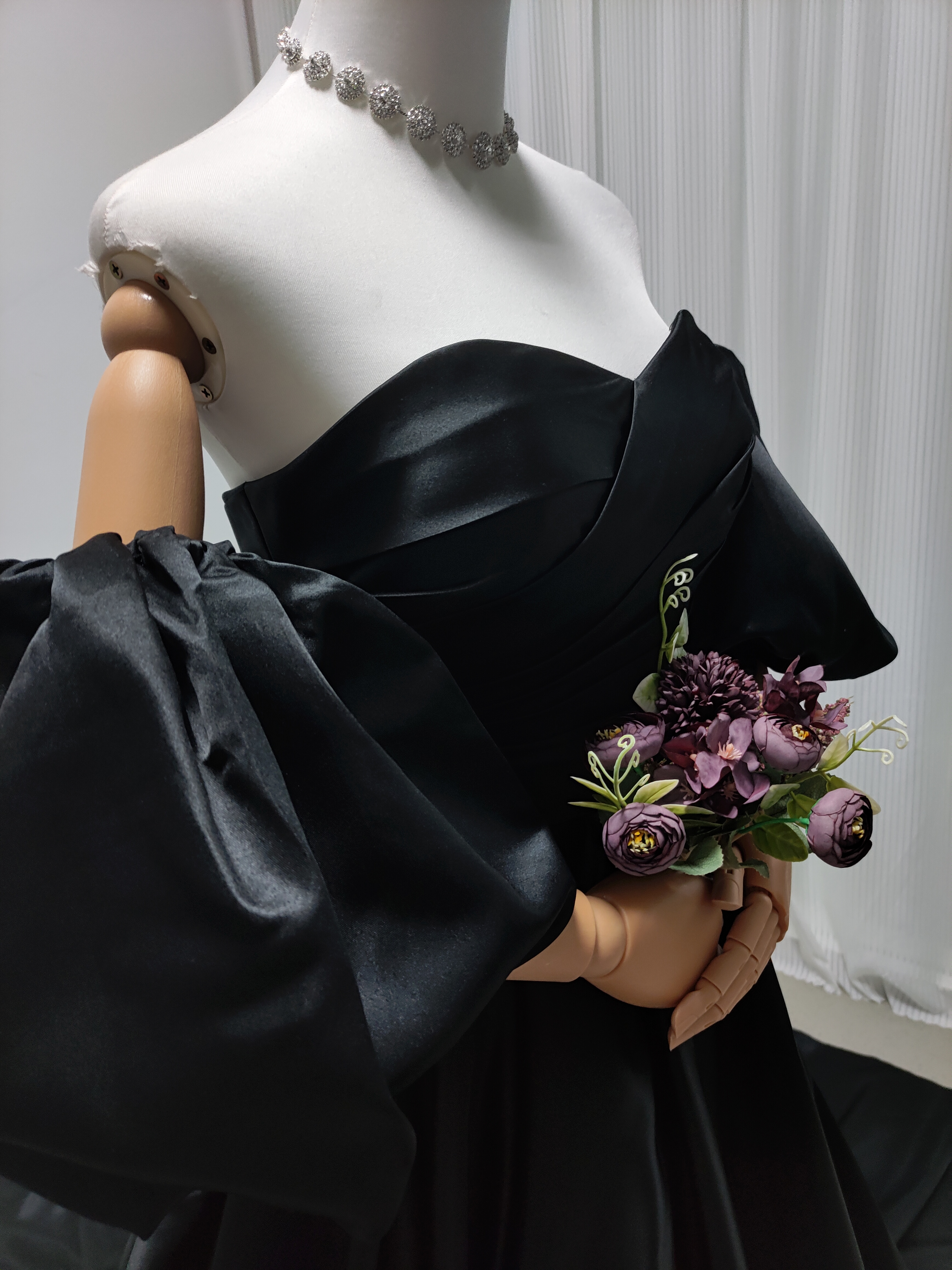 上品！パーティードレス ブラック ベアトップ パフスリーブ 編み上げ 前撮り