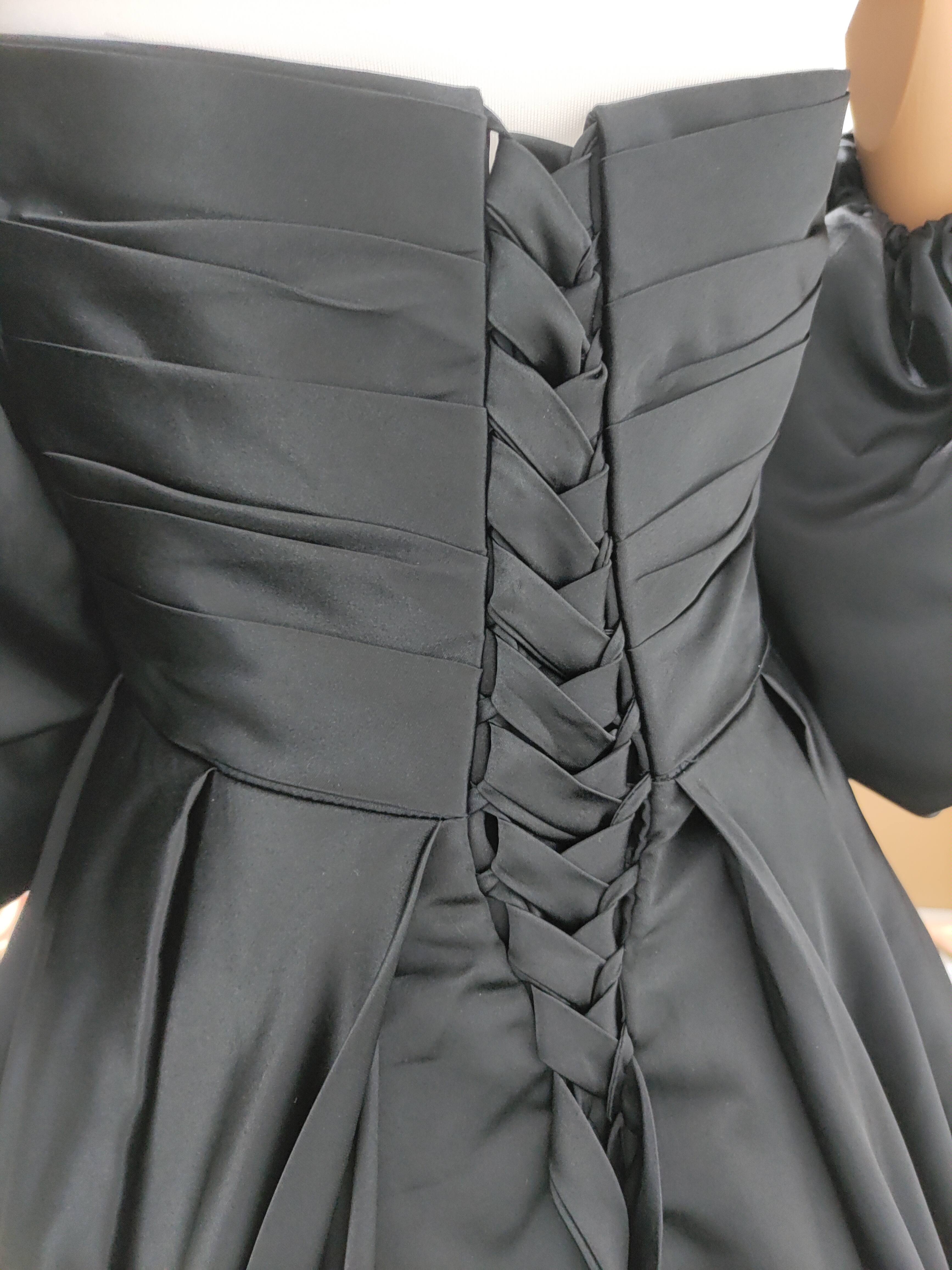 上品！パーティードレス ブラック ベアトップ パフスリーブ 編み上げ 前撮り