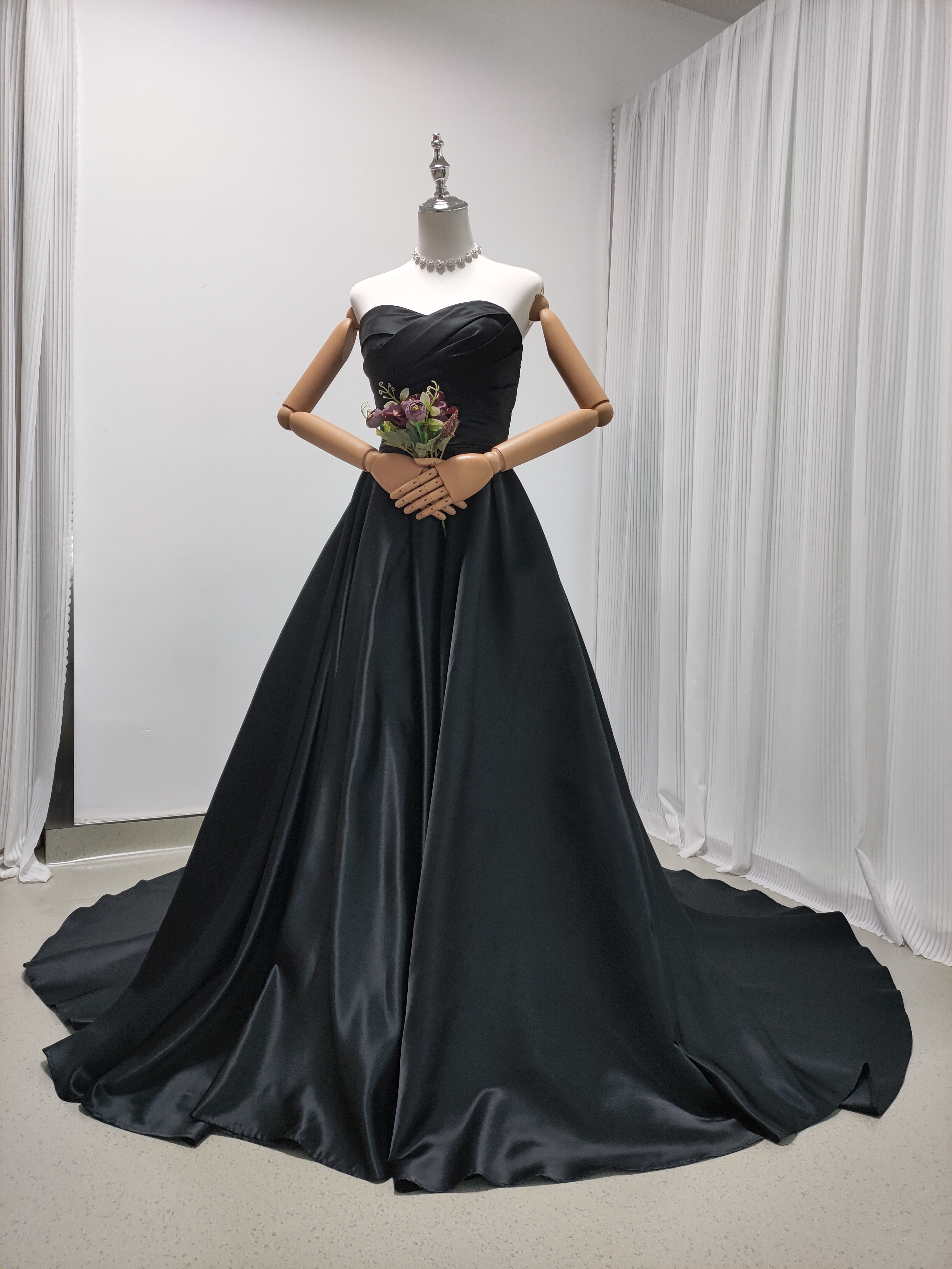 パーティードレス ブラック ベアトップ 光沢サテン 編み上げ 演奏会/音楽会