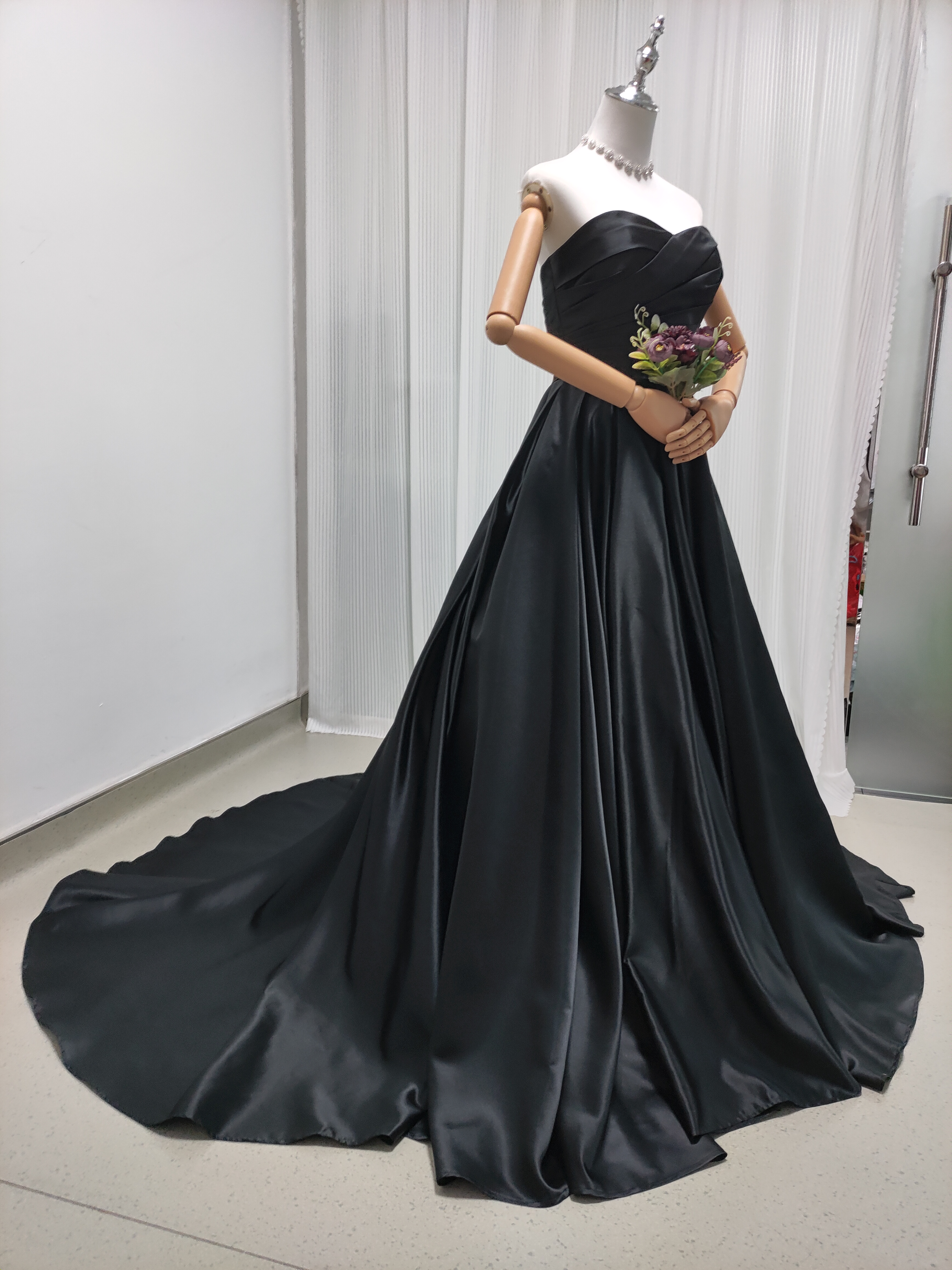 パーティードレス ブラック ベアトップ 光沢サテン 編み上げ 演奏会/音楽会