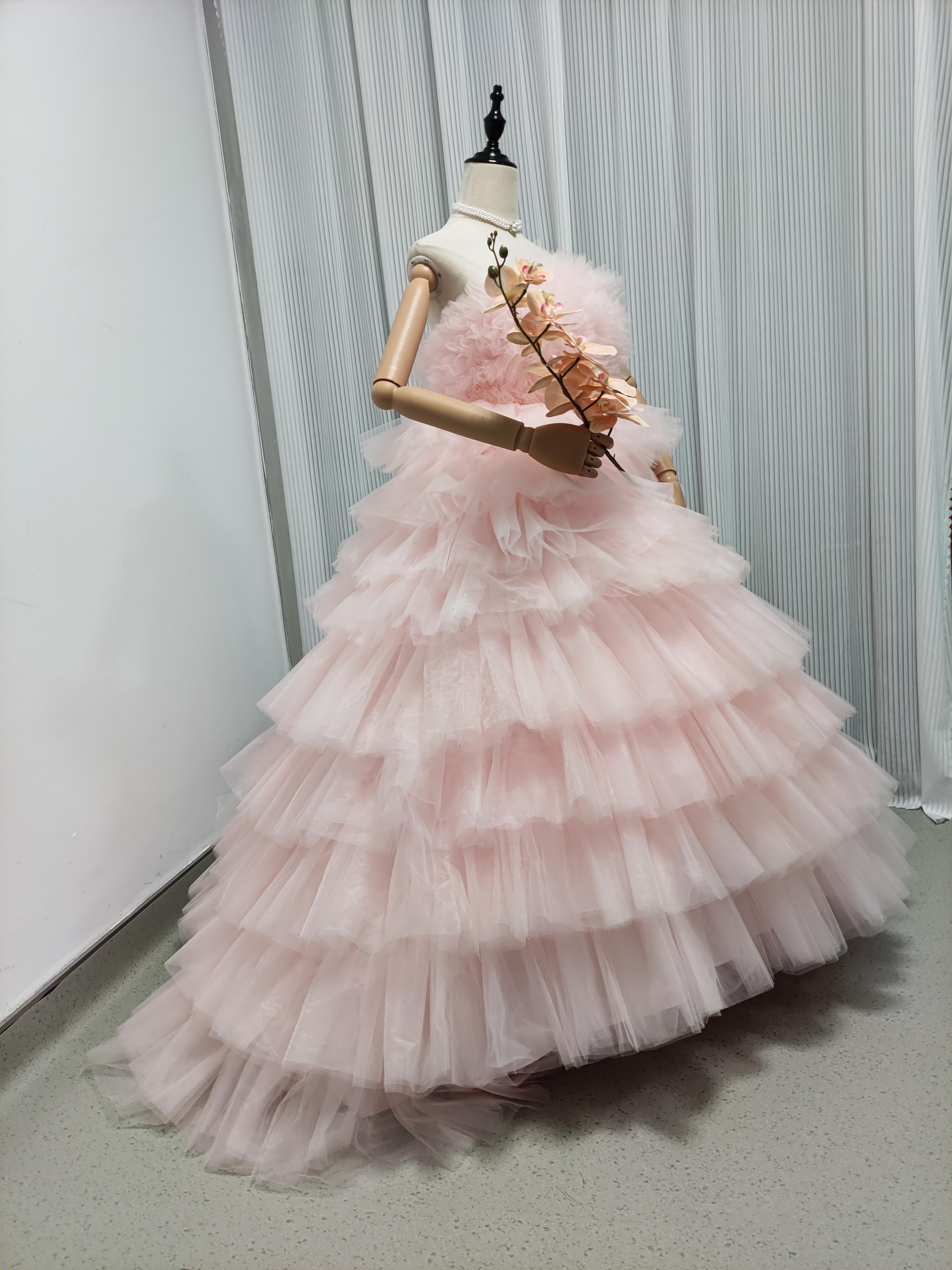 美品！カラードレス ピンク ベアトップ フレアスカート 柔らかく重ねたチュールスカート 結婚式/前撮り