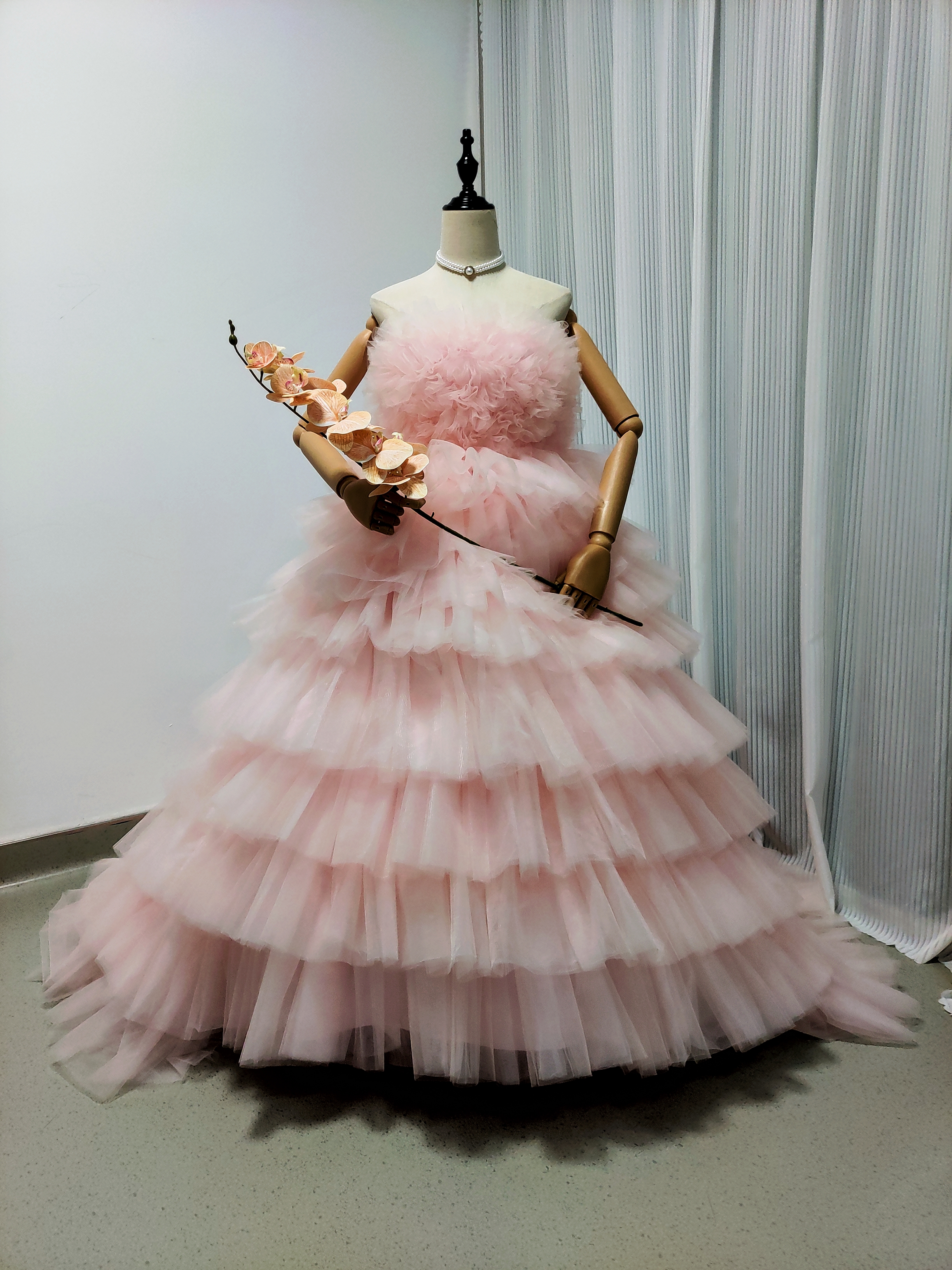 美品！カラードレス ピンク ベアトップ フレアスカート 柔らかく重ねたチュールスカート 結婚式/前撮り