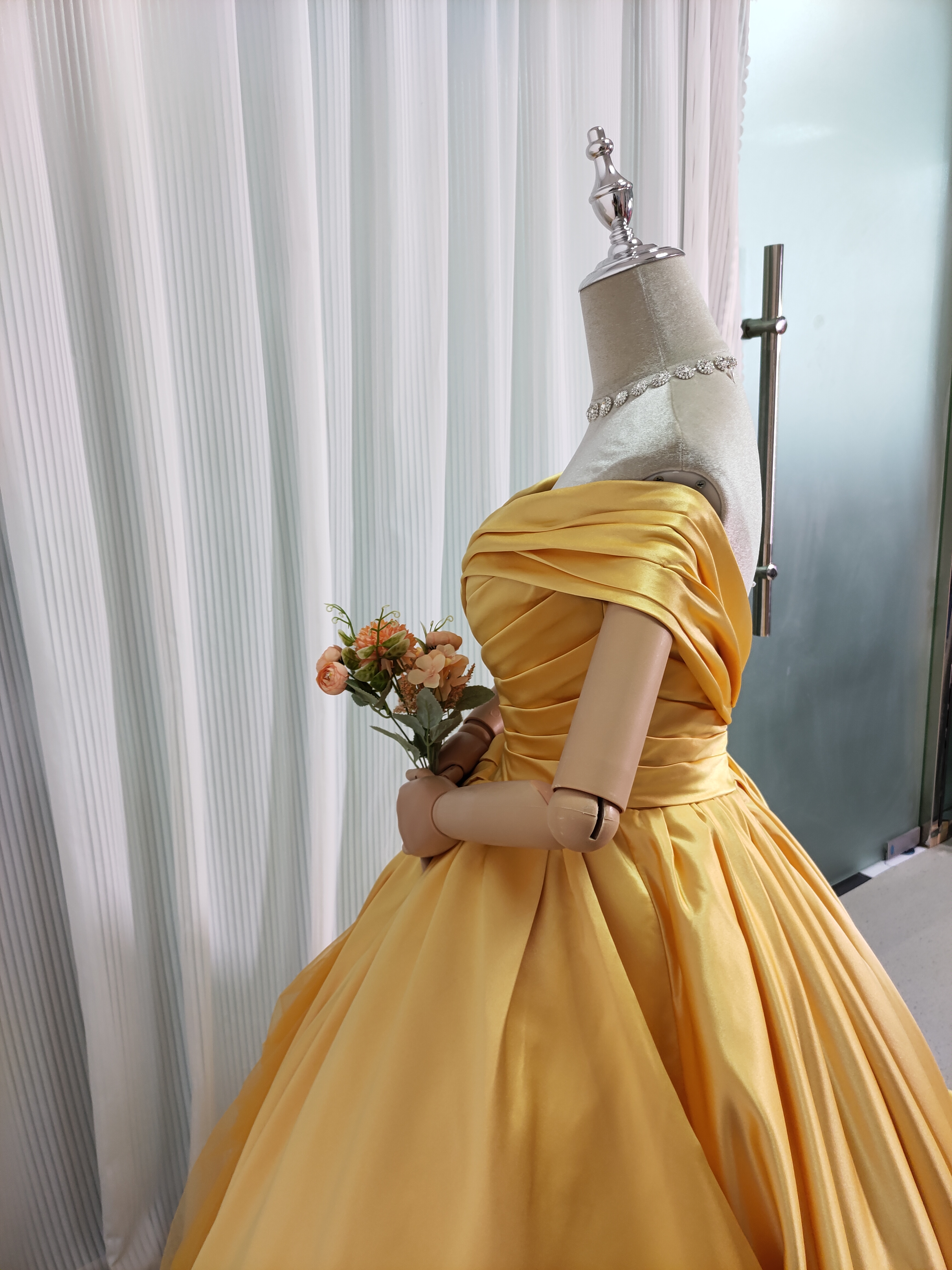 高品質！カラードレス イエロー プリンセスライン オフショルダー ファスナー 花嫁 前撮り