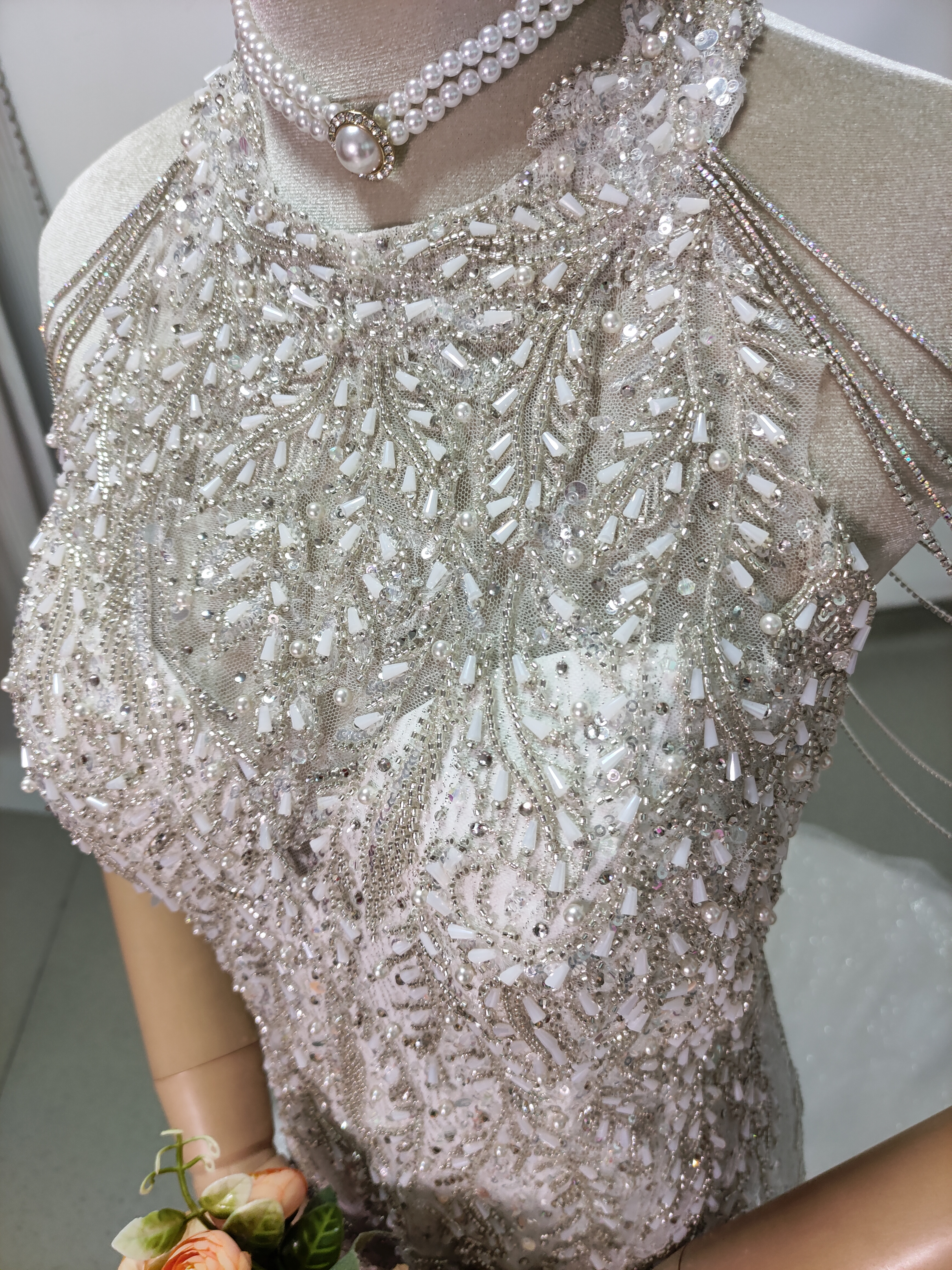 実例写真！豪華！ ウェディングドレス ホルターネック 3D立体レース刺繍 韓国風ドレス ビジュー 花嫁 前撮り