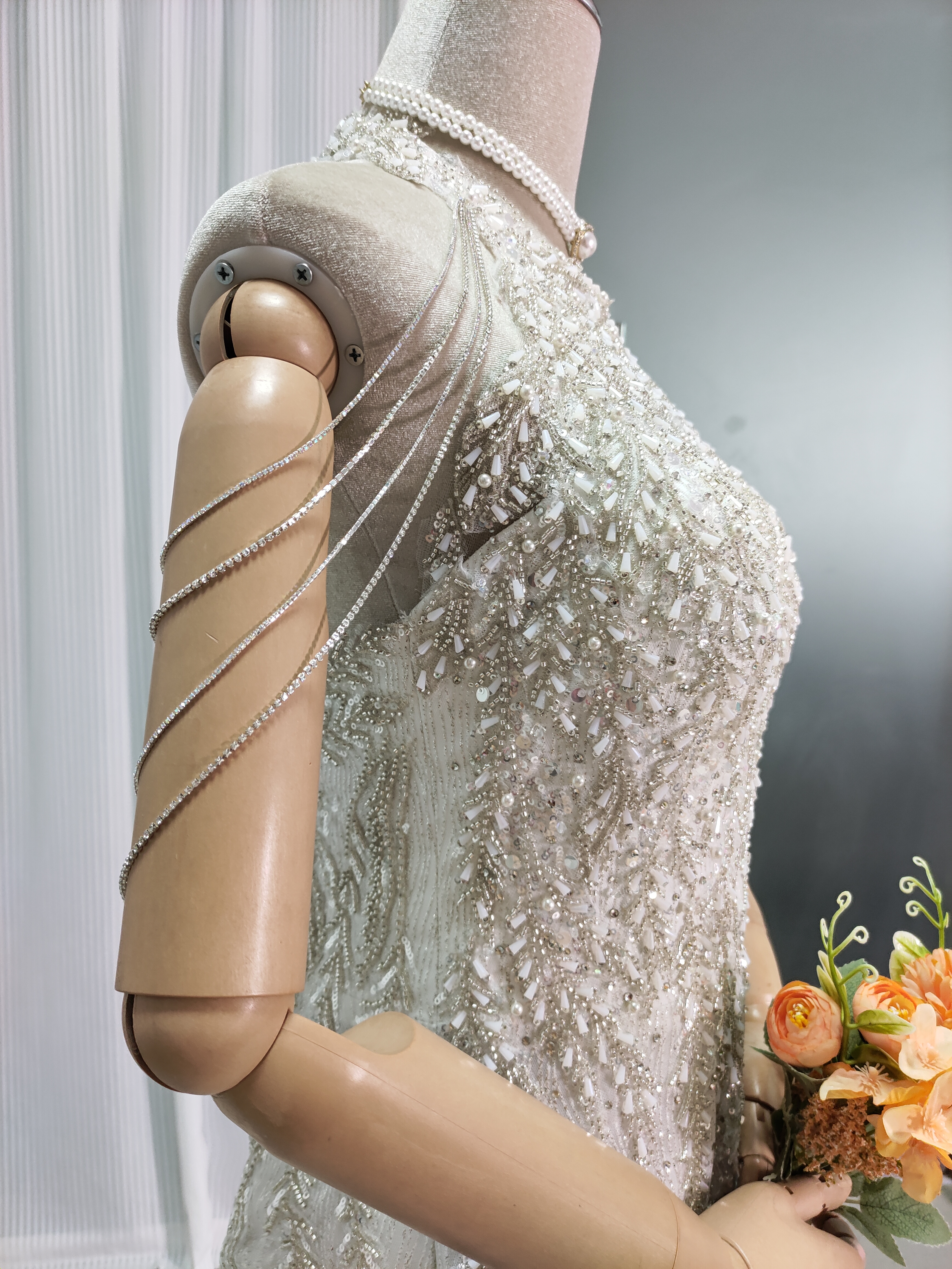 実例写真！豪華！ ウェディングドレス ホルターネック 3D立体レース刺繍 韓国風ドレス ビジュー 花嫁 前撮り