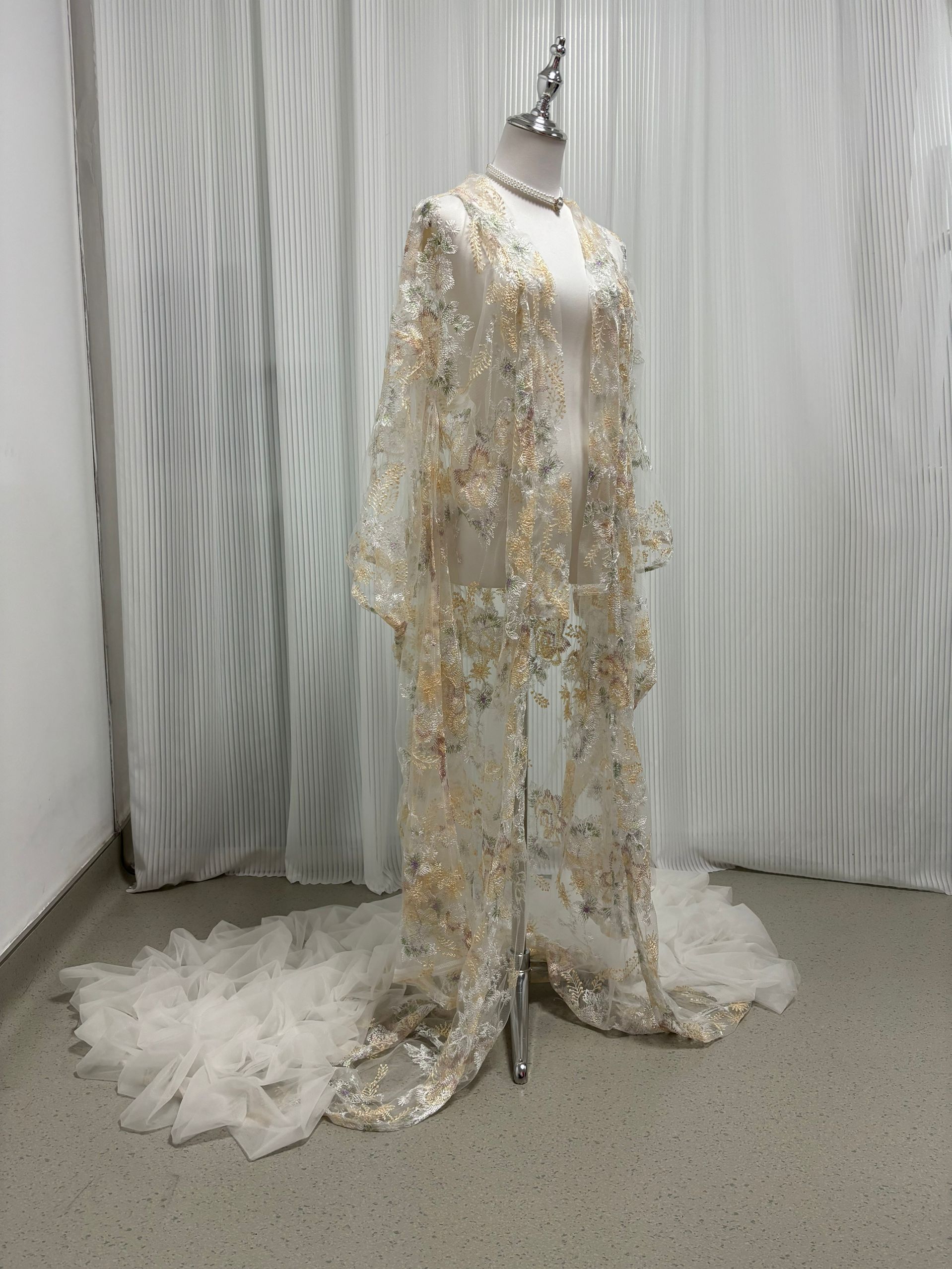 チュール打掛　着物　オーバードレス　レース羽織　ウエディングドレス　お色直し うす衣 花嫁和装 シャンパン色