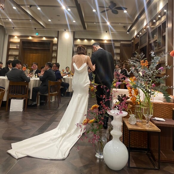 実例写真！ウェディングドレス Vネック キャミソール マーメイドライン くるみボタン クレープ生地 拳式