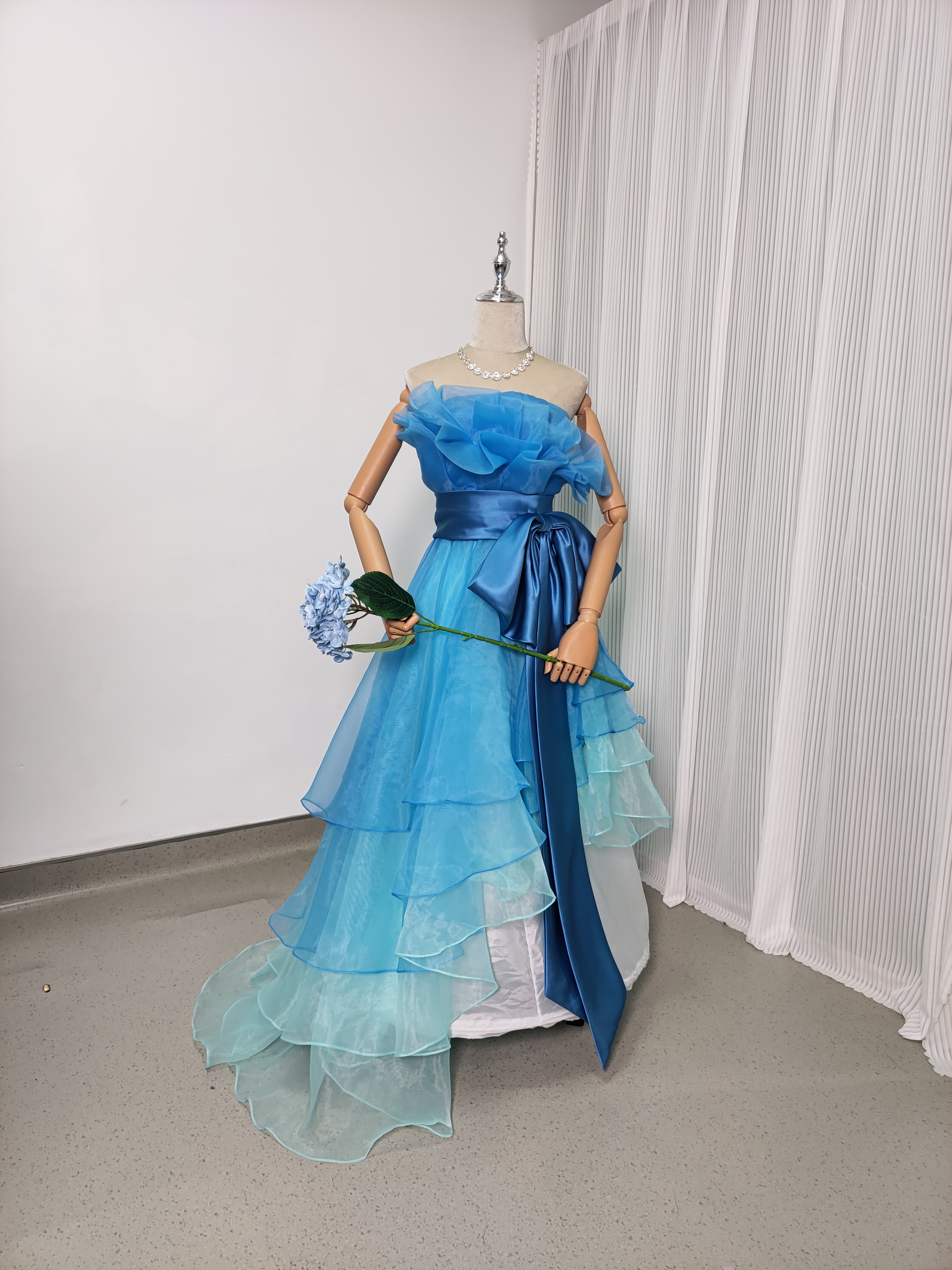 カラードレス ブルー 上質オーガンジー ラッフルフリル デザイン感 リボン 可愛い ミニワンピース