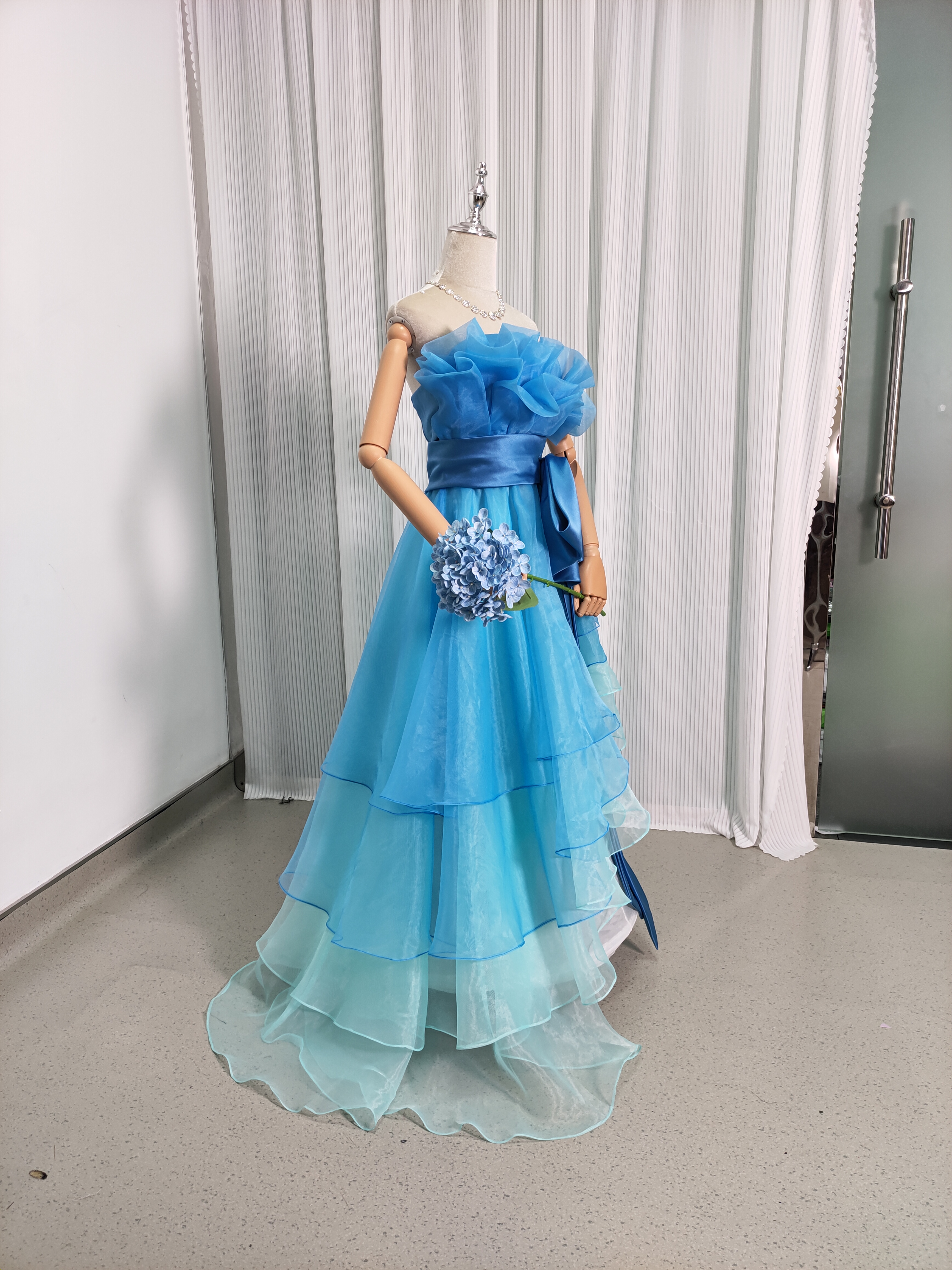 カラードレス ブルー 上質オーガンジー ラッフルフリル デザイン感 リボン 可愛い ミニワンピース