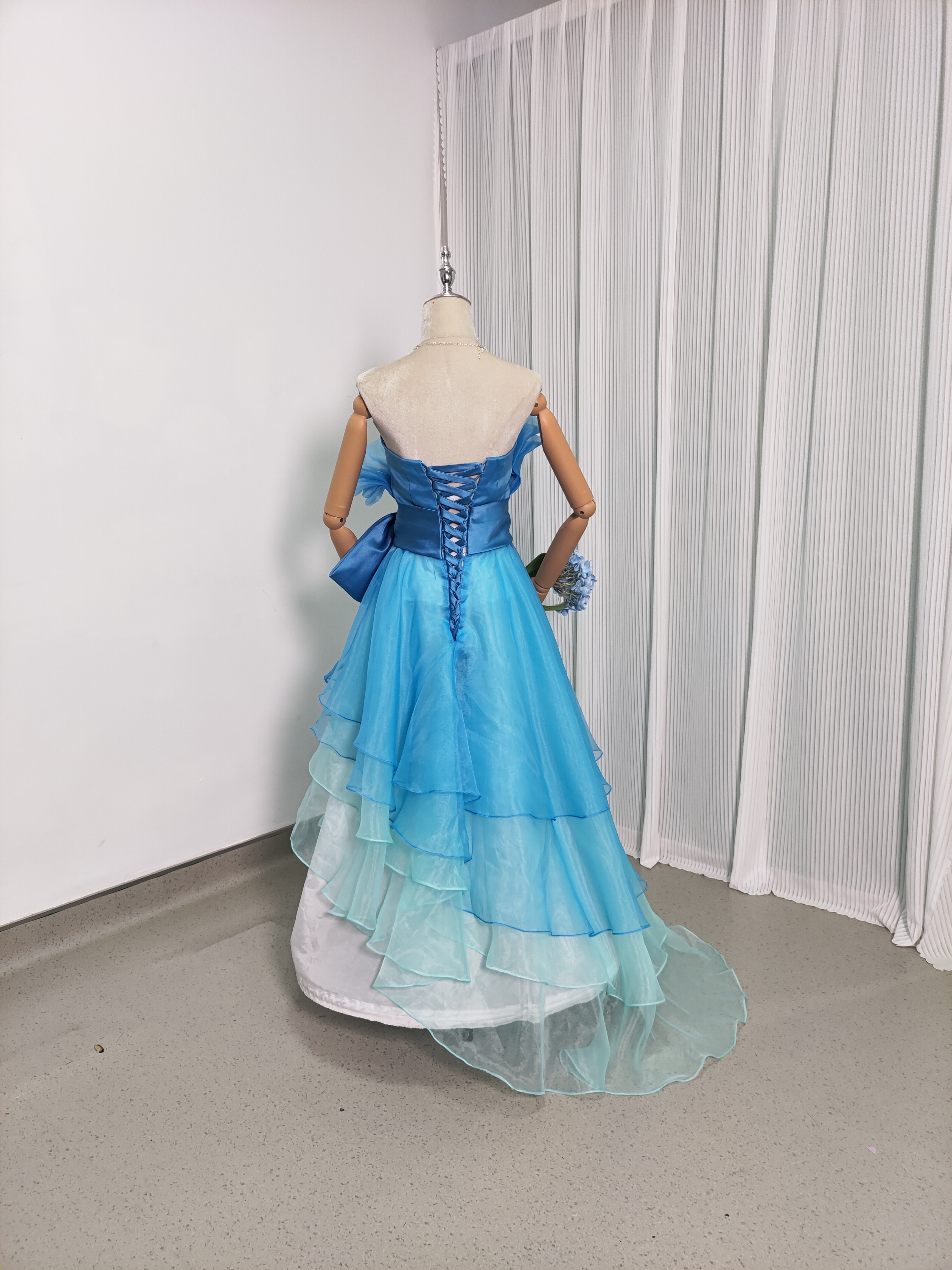カラードレス ブルー 上質オーガンジー ラッフルフリル デザイン感 リボン 可愛い ミニワンピース