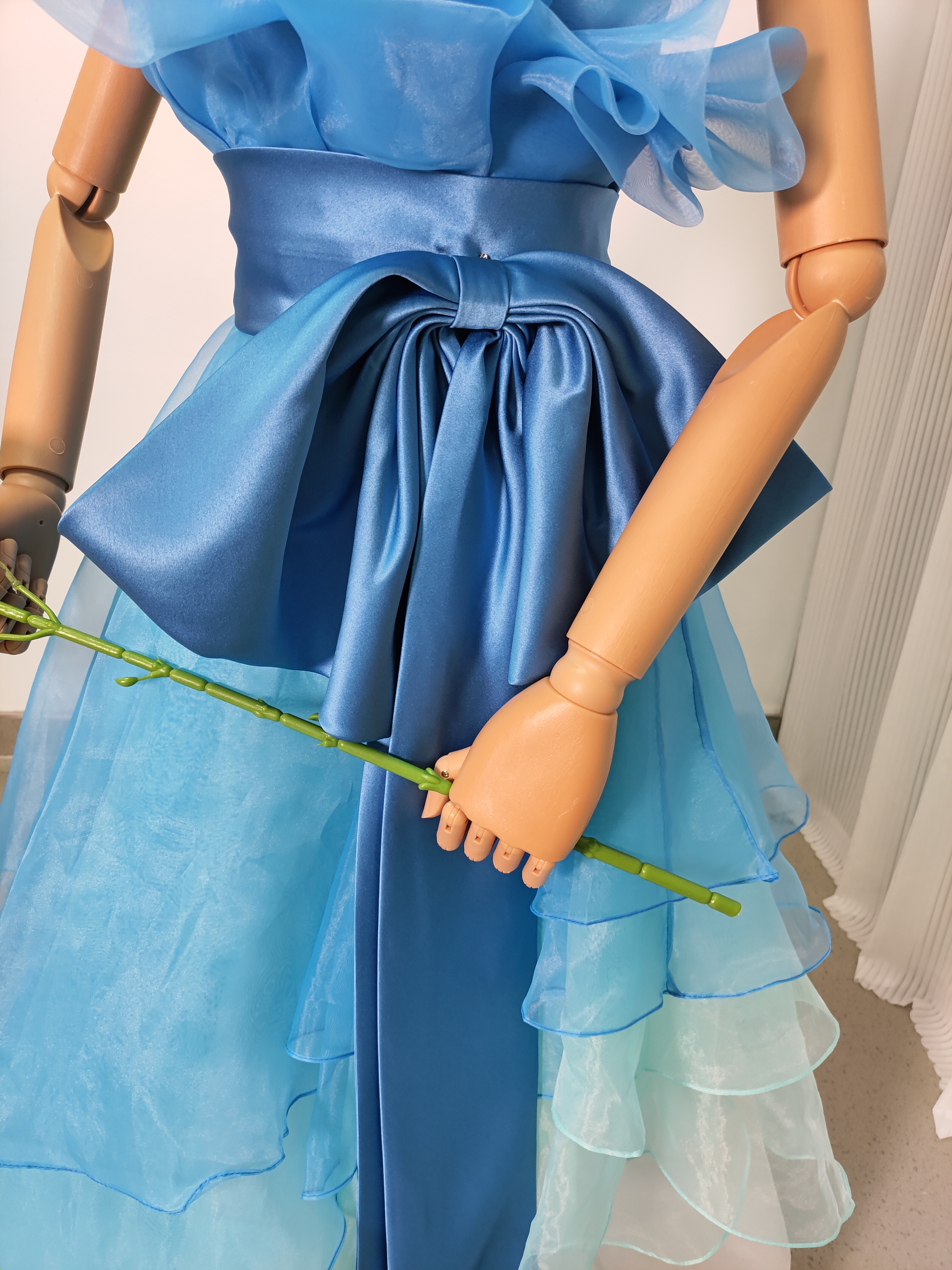 カラードレス ブルー 上質オーガンジー ラッフルフリル デザイン感 リボン 可愛い ミニワンピース