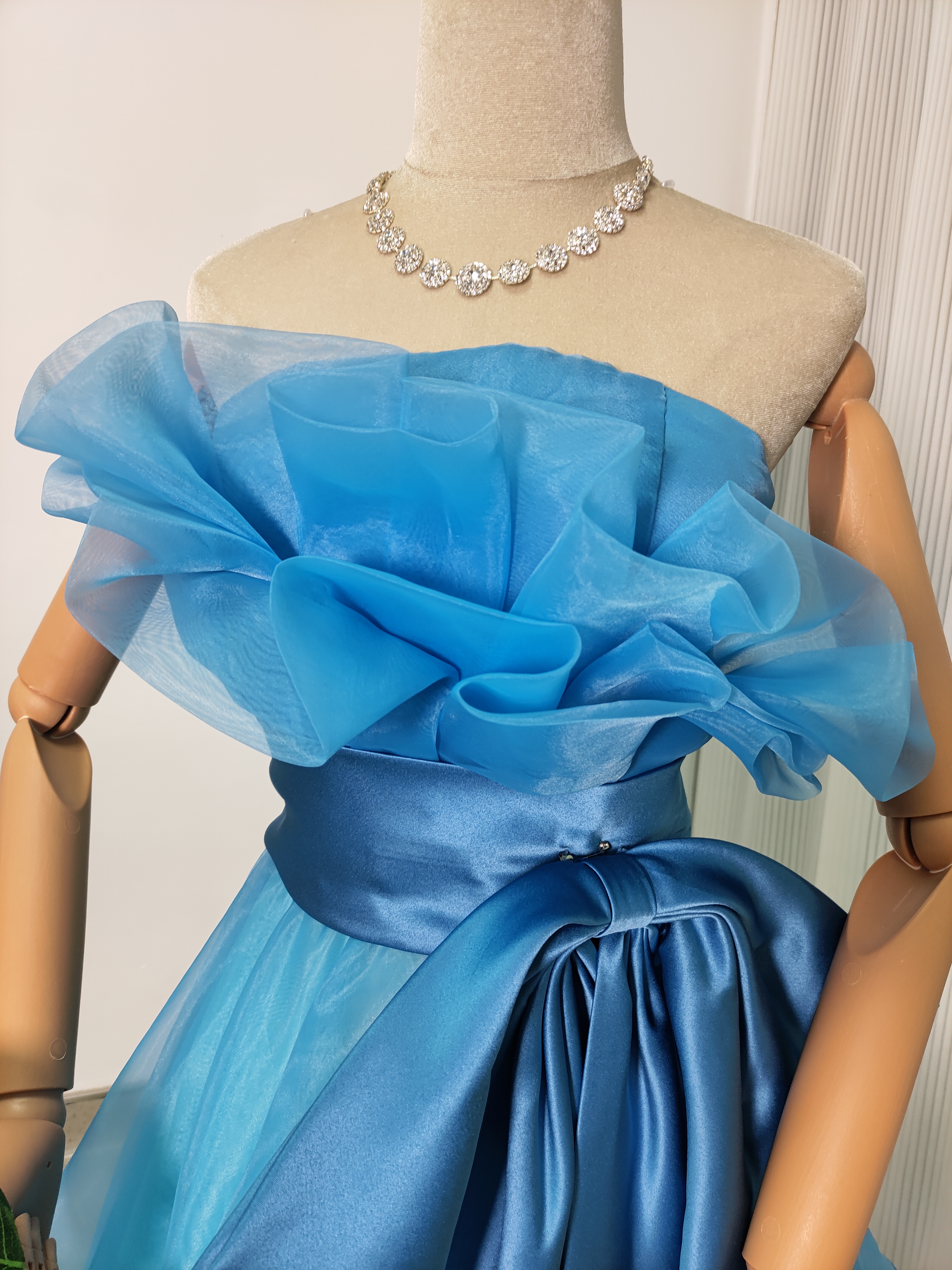 カラードレス ブルー 上質オーガンジー ラッフルフリル デザイン感 リボン 可愛い ミニワンピース