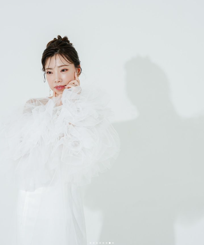 マーメイドライン サテン ボートネック パープル 背中見せ 繊細レース  