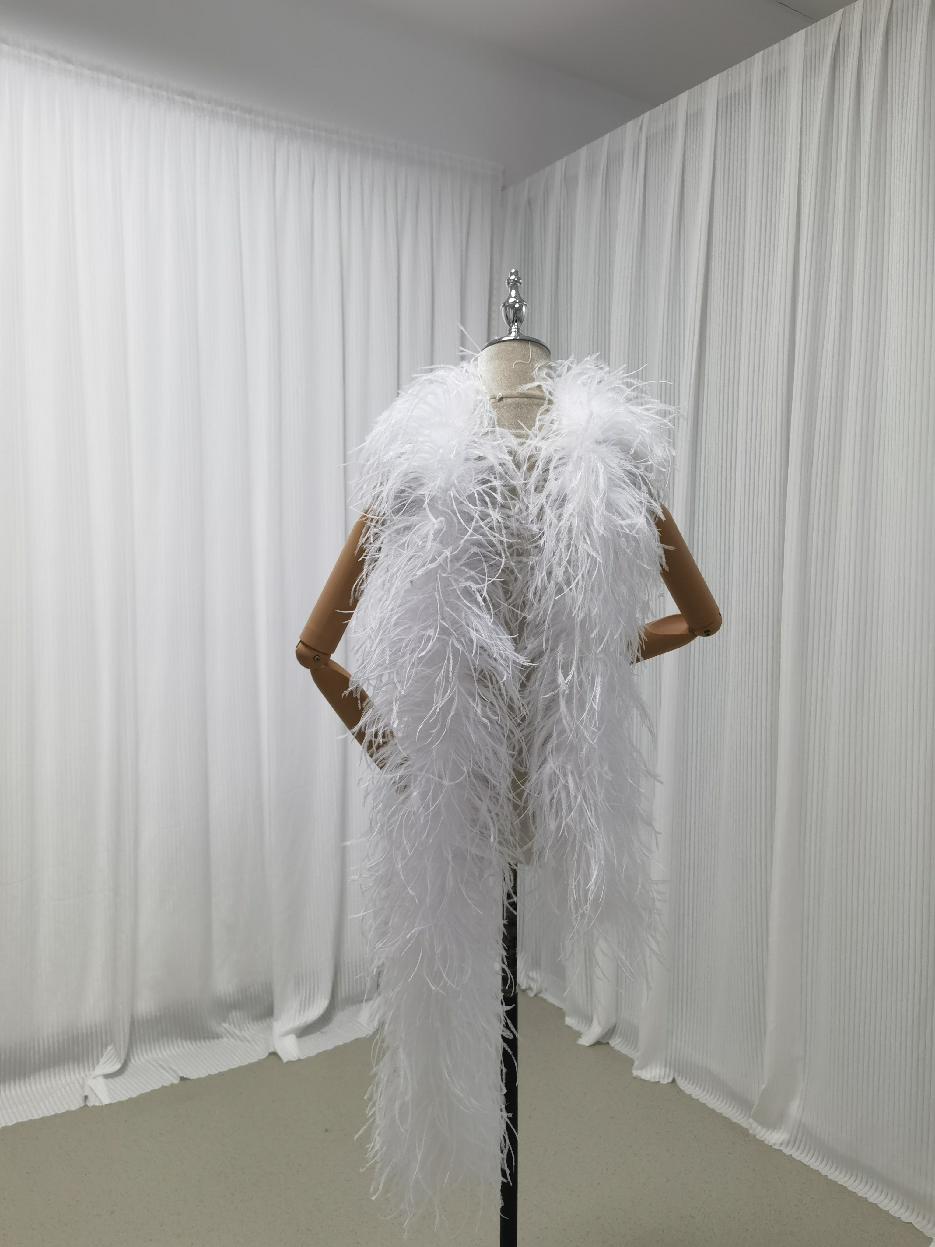 本物のオーストリッチフェザーストール　ケープ　スカーフ　ウエディングドレスアレンジ　マフラー　SIZE 190*20cm