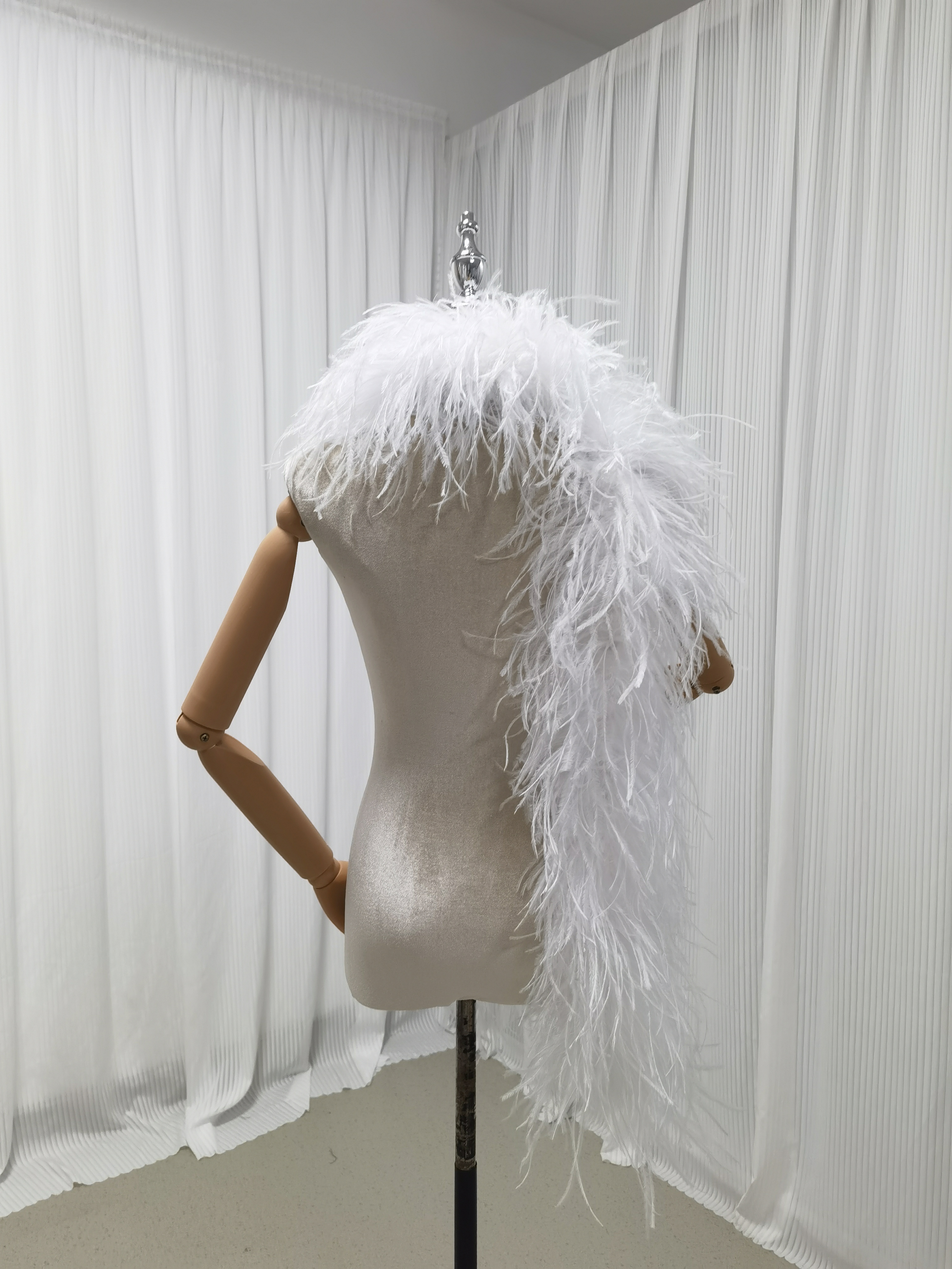 本物のオーストリッチフェザーストール　ケープ　スカーフ　ウエディングドレスアレンジ　マフラー　SIZE 190*20cm