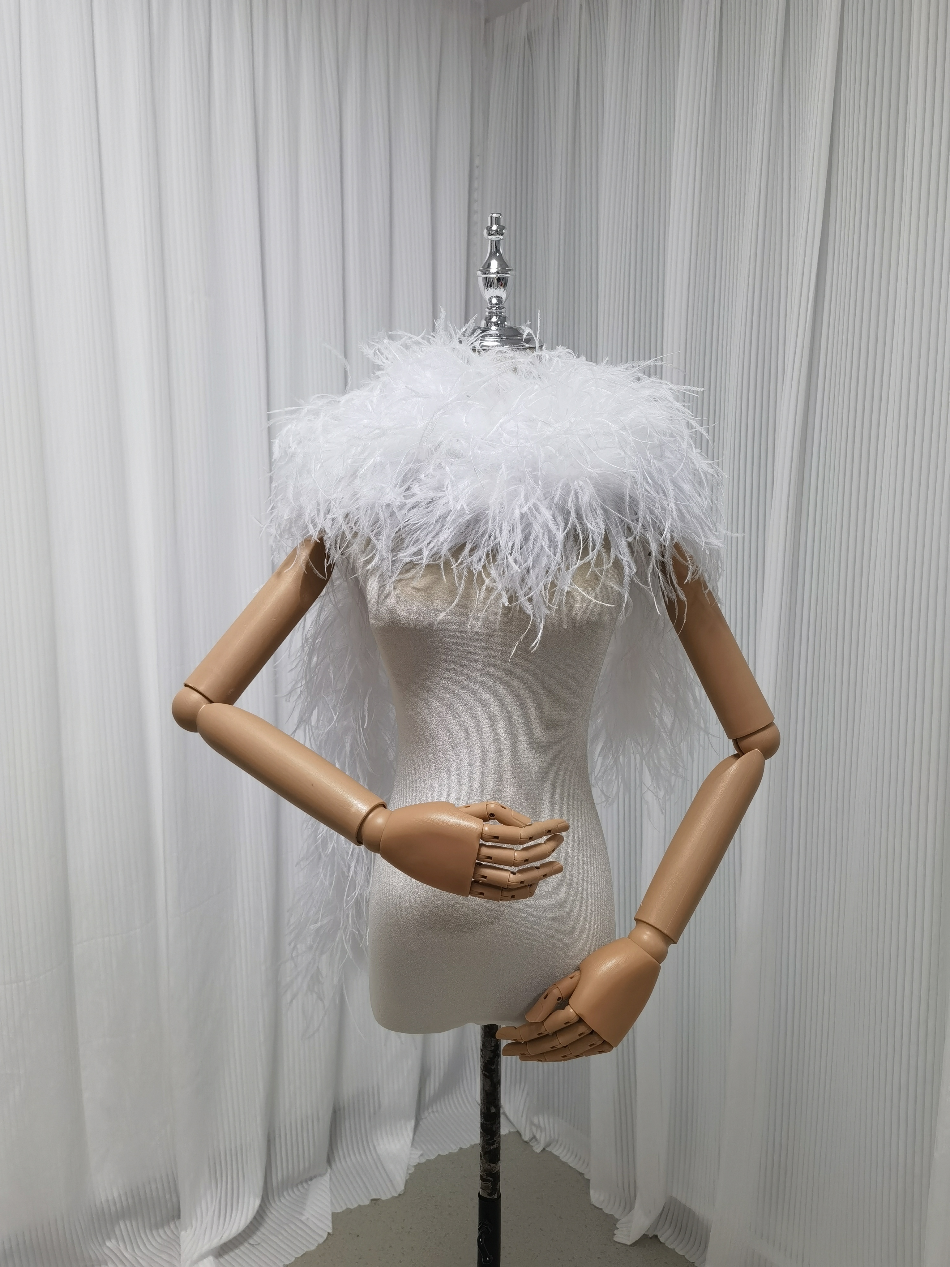 本物のオーストリッチフェザーストール　ケープ　スカーフ　ウエディングドレスアレンジ　マフラー　SIZE 190*20cm