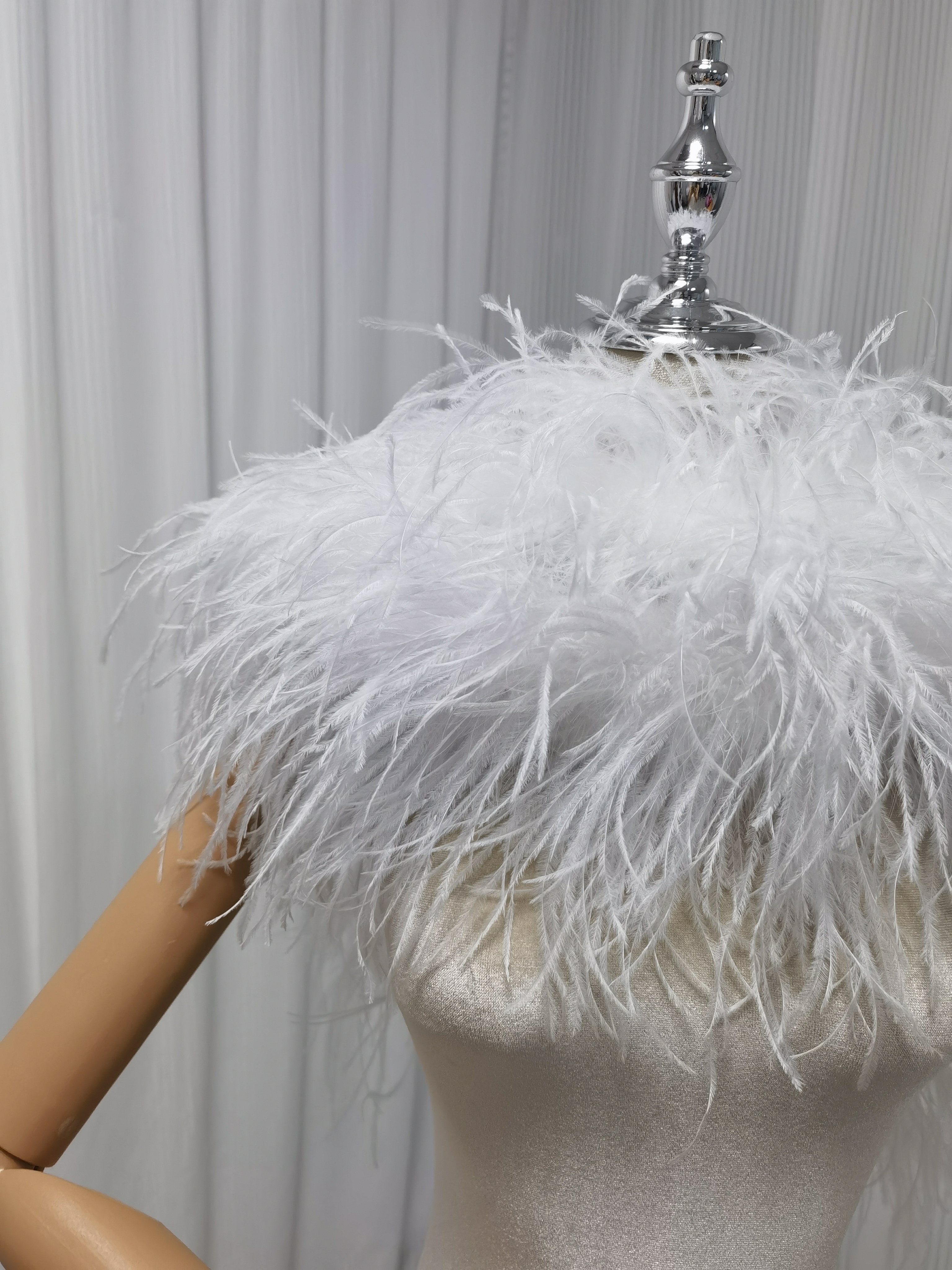 本物のオーストリッチフェザーストール　ケープ　スカーフ　ウエディングドレスアレンジ　マフラー　SIZE 190*20cm