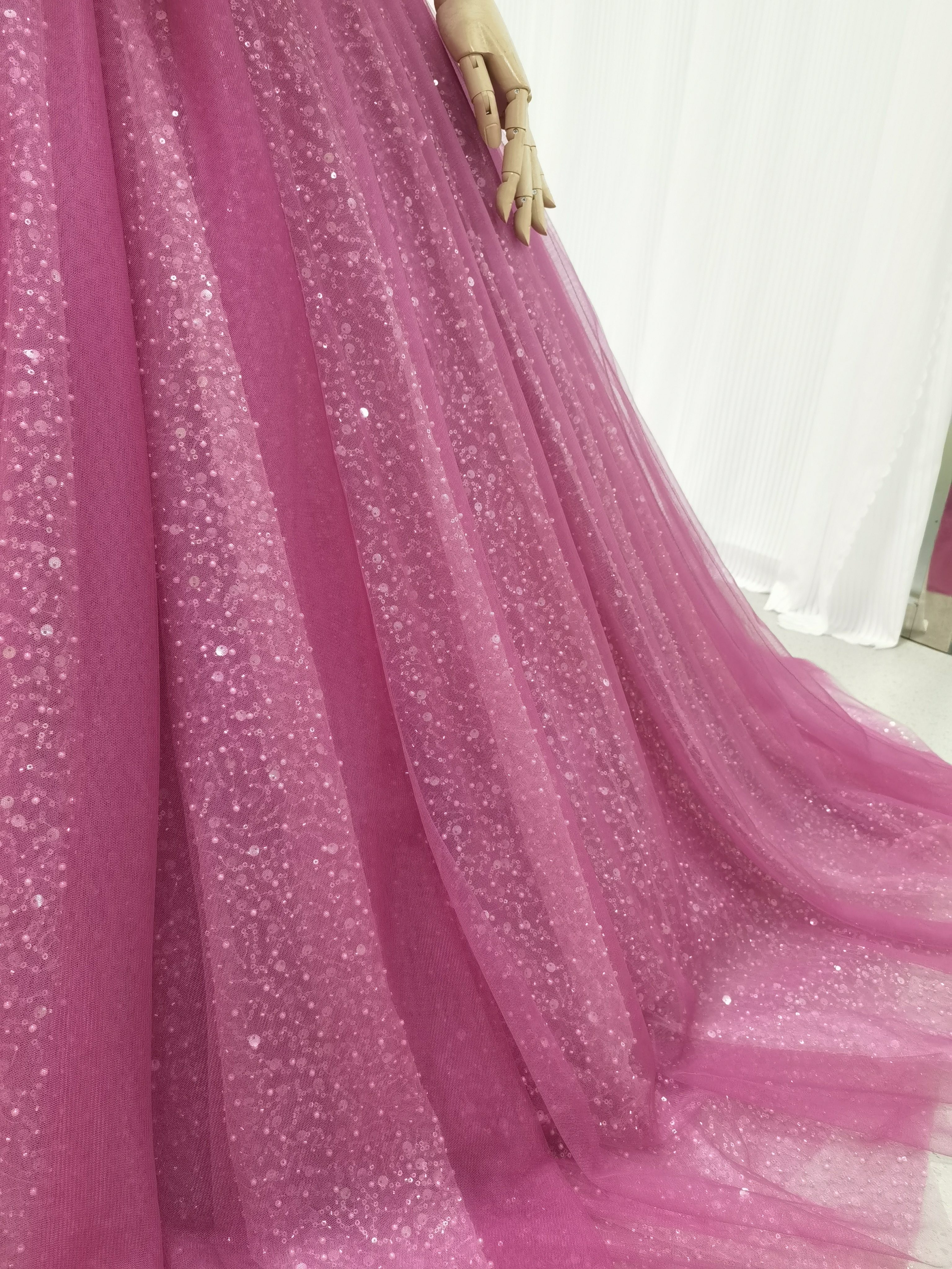 カラードレス ビビッドピンク オフショルダー キラキラチュール ボリュームドレス 花嫁 前撮り