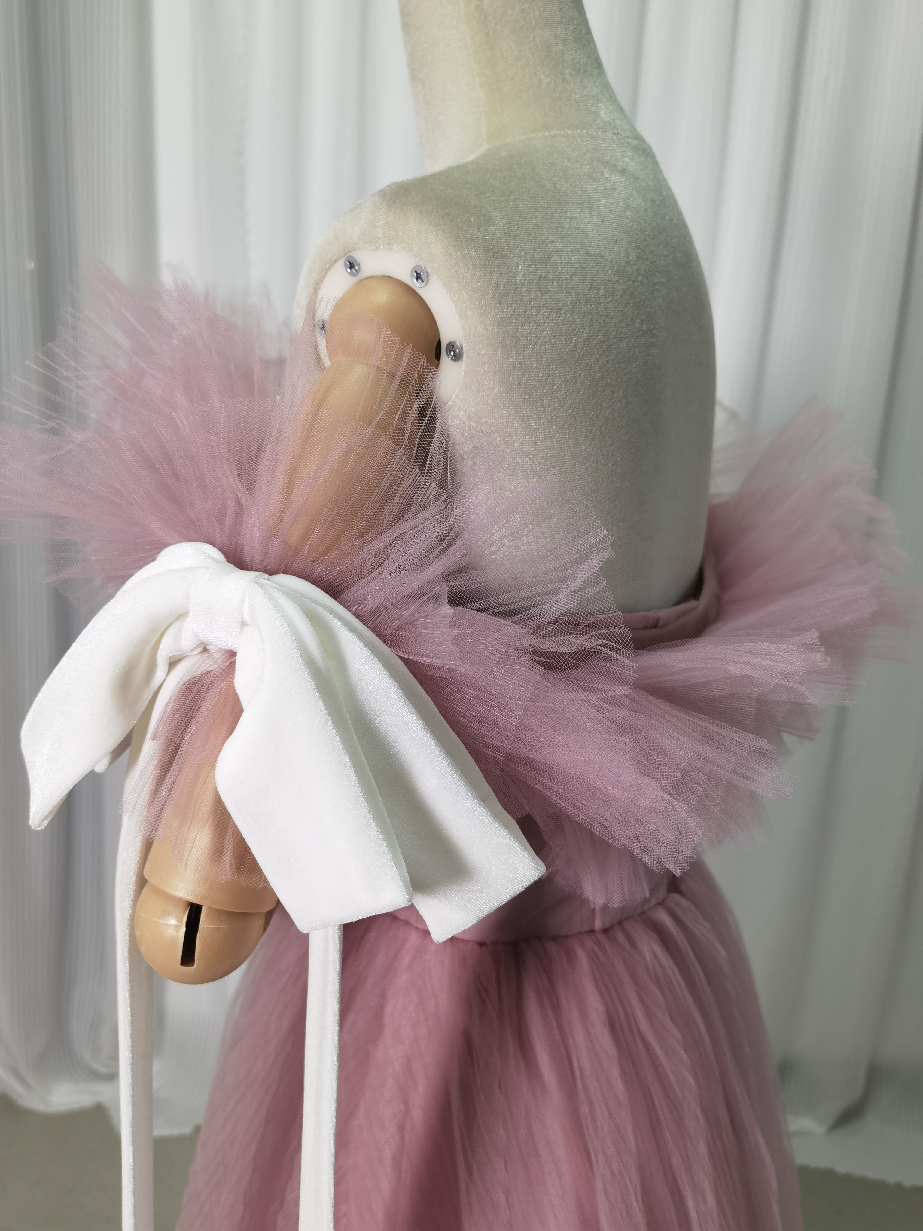 カラードレス ピンク オフショルダー プリーツドレス リボン 可愛い デザイン感 披露宴/結婚式