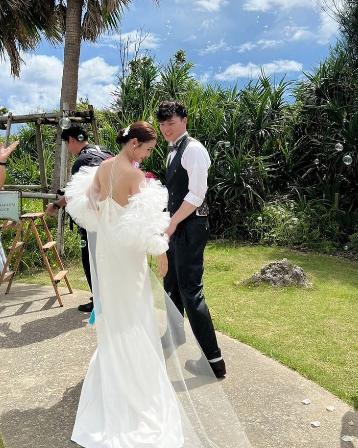 実例写真！ドレスアレンジ用トップスのみ オフホワイト ソフトチュール ベール風ポンチョ 花嫁 前撮り