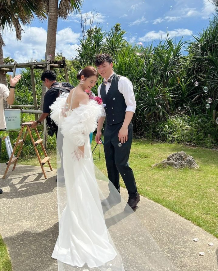 実例写真！ドレスアレンジ用トップスのみ オフホワイト ソフトチュール ベール風ポンチョ 花嫁 前撮り
