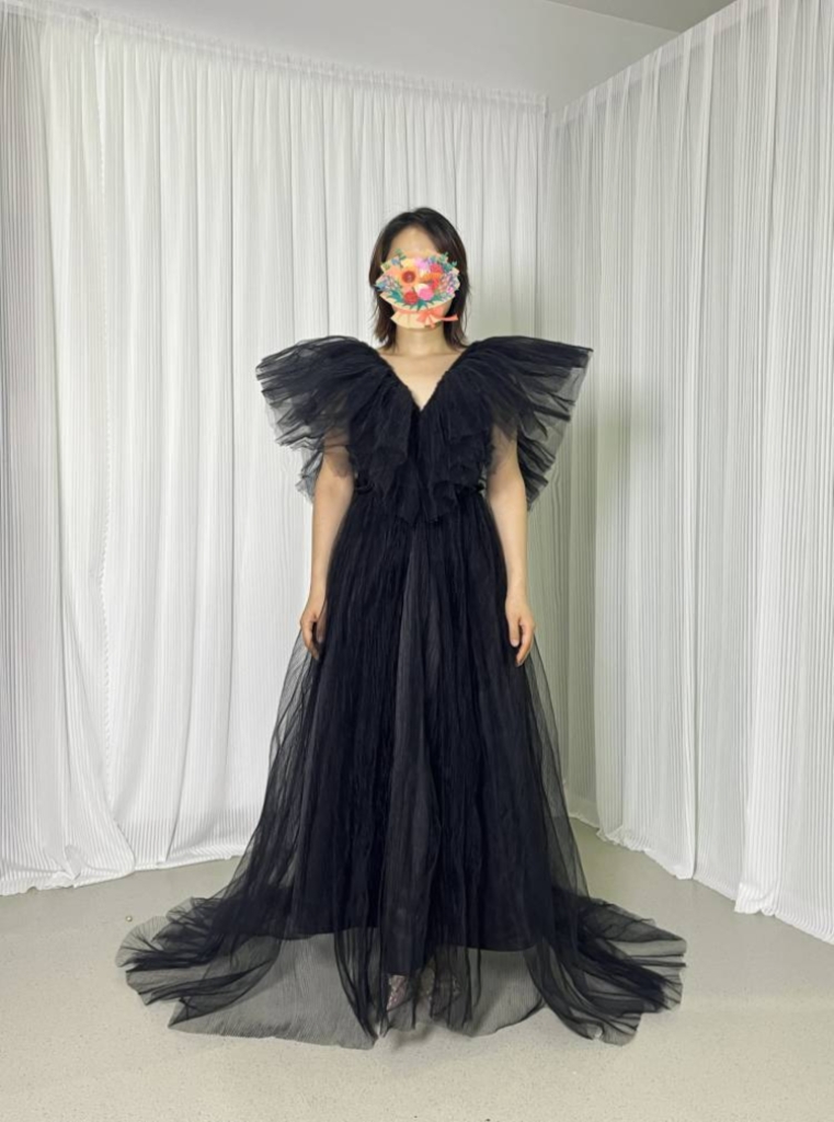 フランス風 パーティードレス ブラック 花モチーフ Vネック フリル袖 プリーツスカート 前撮り