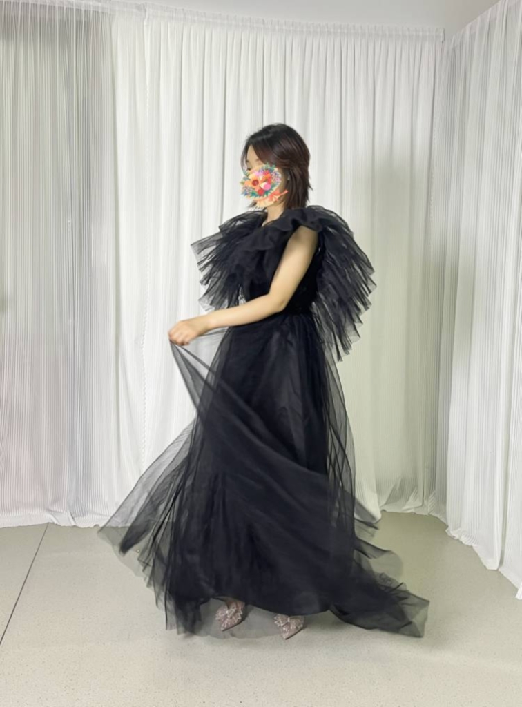 フランス風 パーティードレス ブラック 花モチーフ Vネック フリル袖 プリーツスカート 前撮り