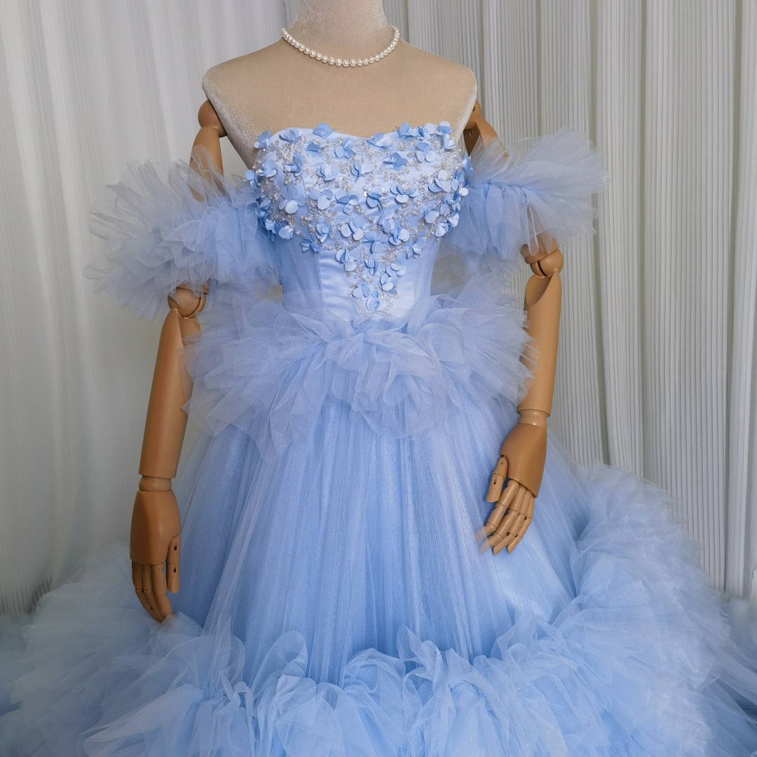 豪華！カラードレス ブルー ベアトップ フリル袖 キラキラスパンコール 花モチーフ ラッフルフリル 編み上げ 前撮り