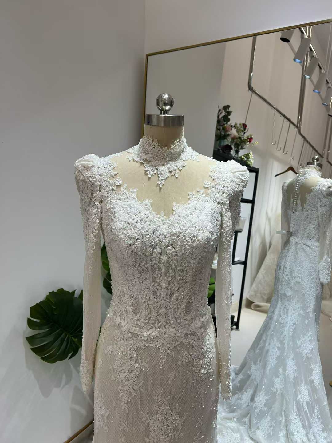 ウエディングドレス ハイネック マーメイドライン キラキラスパンコール 長袖 贅沢な総レース 憧れのドレス 結婚式