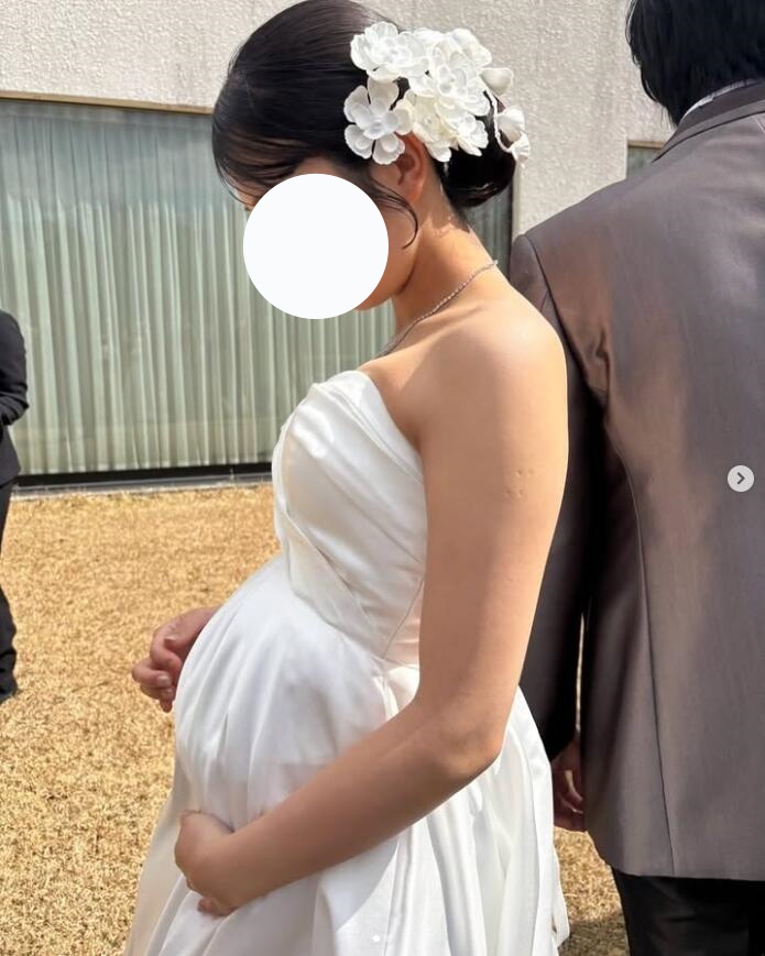 ウェディングドレス ベアトップ マタニティ 編み上げ 光沢サテン 結婚式 前撮り