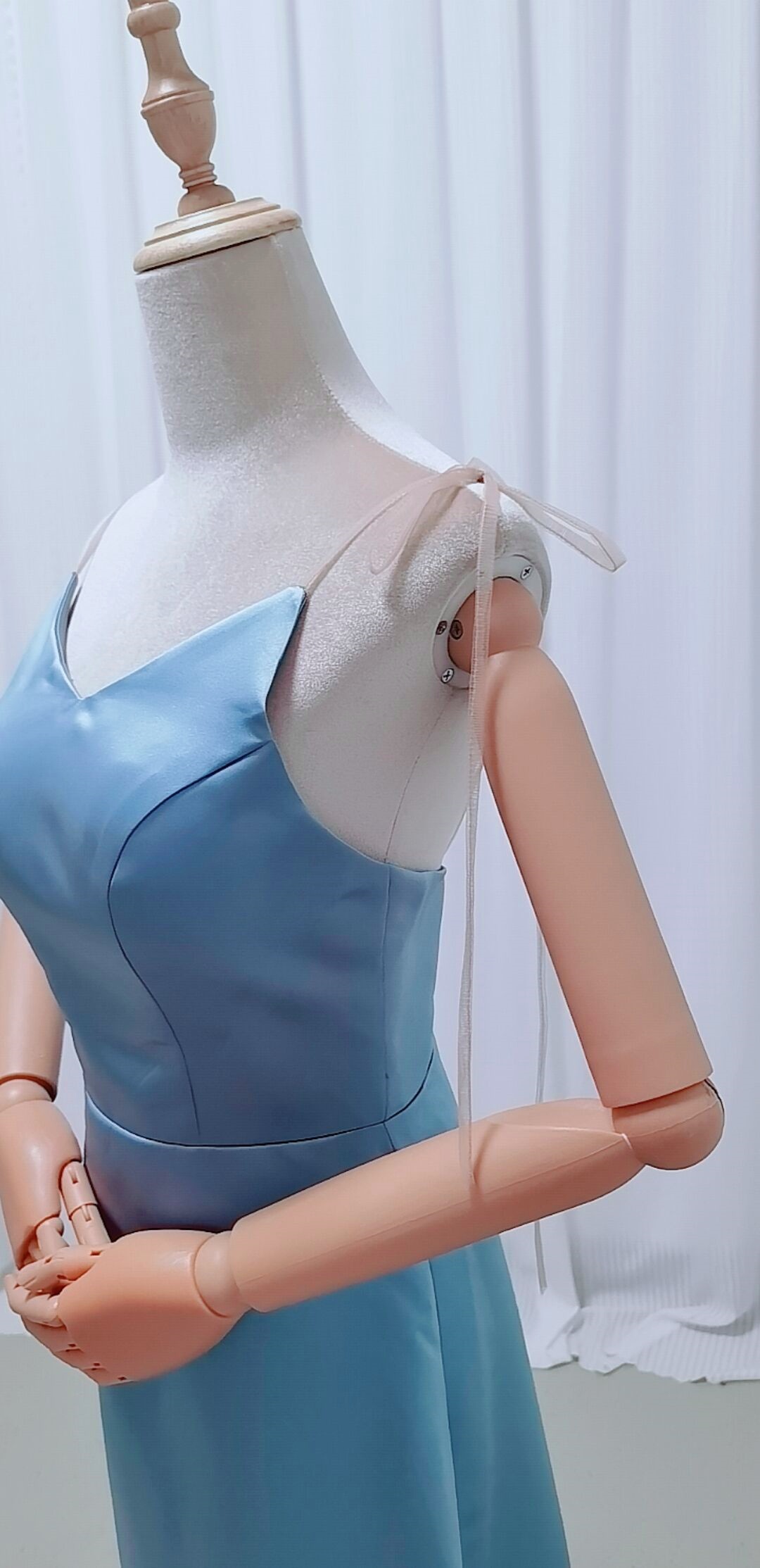 カラードレス ブルー キャミソール 光沢サテン 細見えシルエット エレガント 二次会