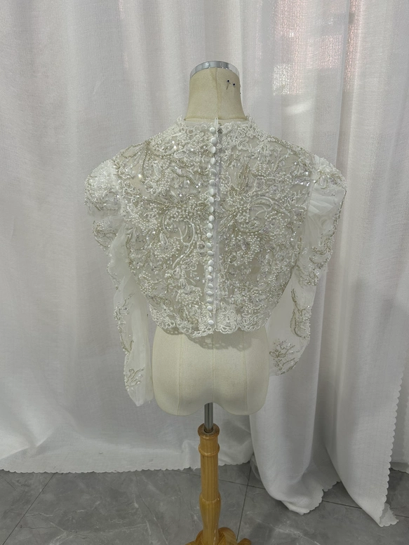 実例写真！ボレロのみ ウェディングドレス 七分袖 キラキラ光る刺繍 くるみボタン 結婚式 花嫁