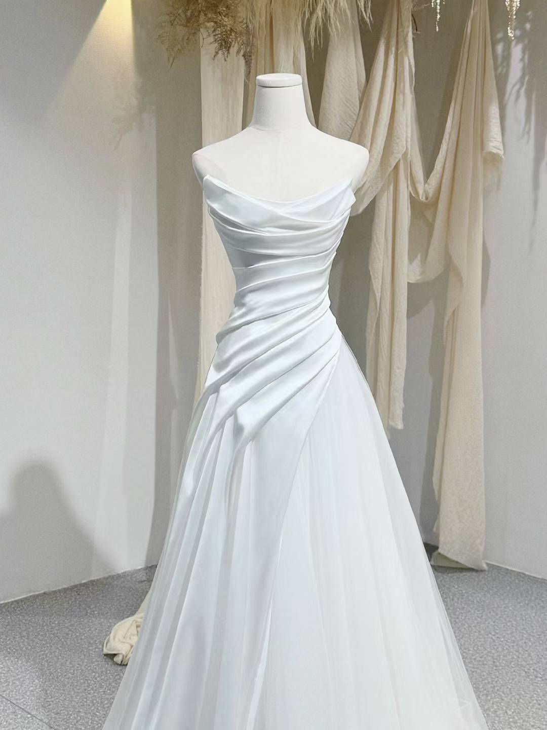 フランス風 ウェディングドレス ビスチェ 細見えシルエット デザイン感 二次会 前撮り