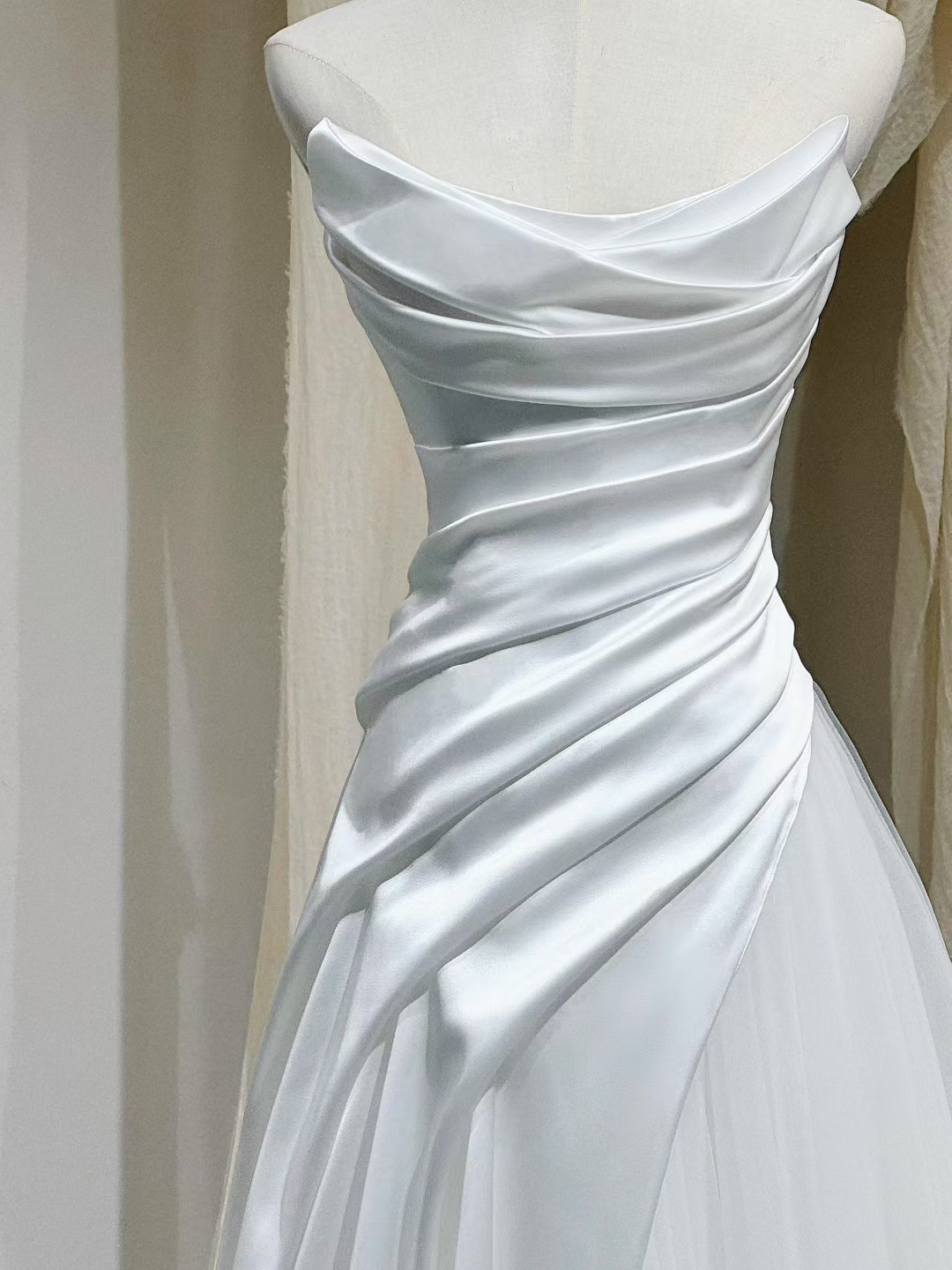 フランス風 ウェディングドレス ビスチェ 細見えシルエット デザイン感 二次会 前撮り