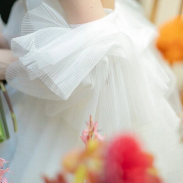 実例写真！ウェディングドレス 華やかなトレーン 姫袖 抜群のおしゃれ見え 結婚式 韓国風ドレス