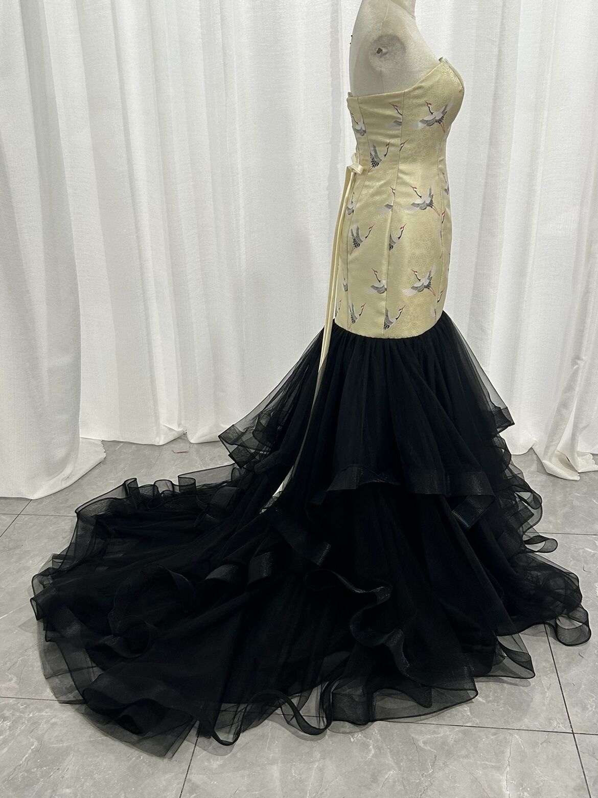 実例写真！着物ドレス、和風ドレス ブラック シャンパン色 チュールスカート アシンメトリースカート 編み上げ 発表会