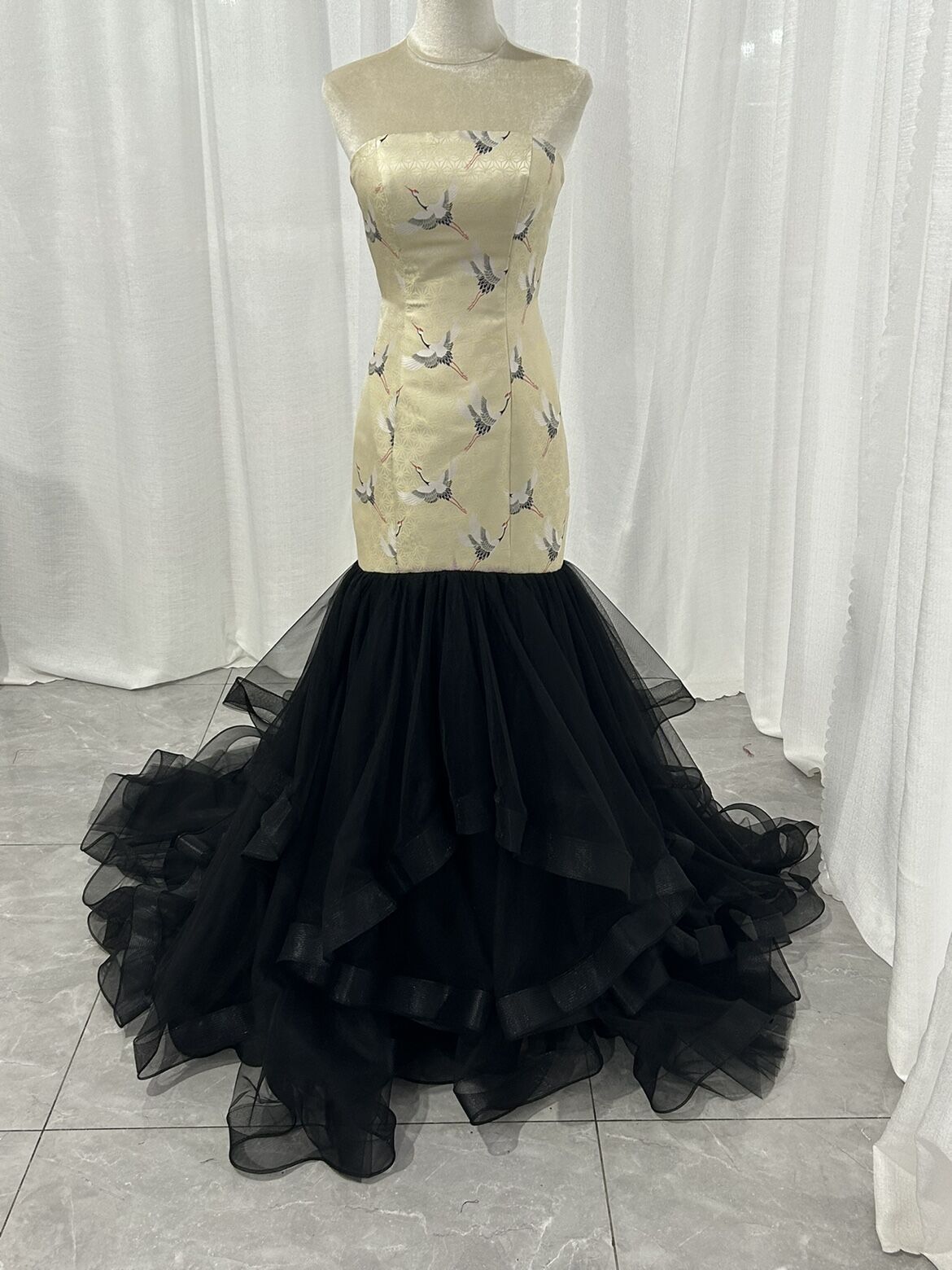 実例写真！着物ドレス、和風ドレス ブラック シャンパン色 チュールスカート アシンメトリースカート 編み上げ 発表会