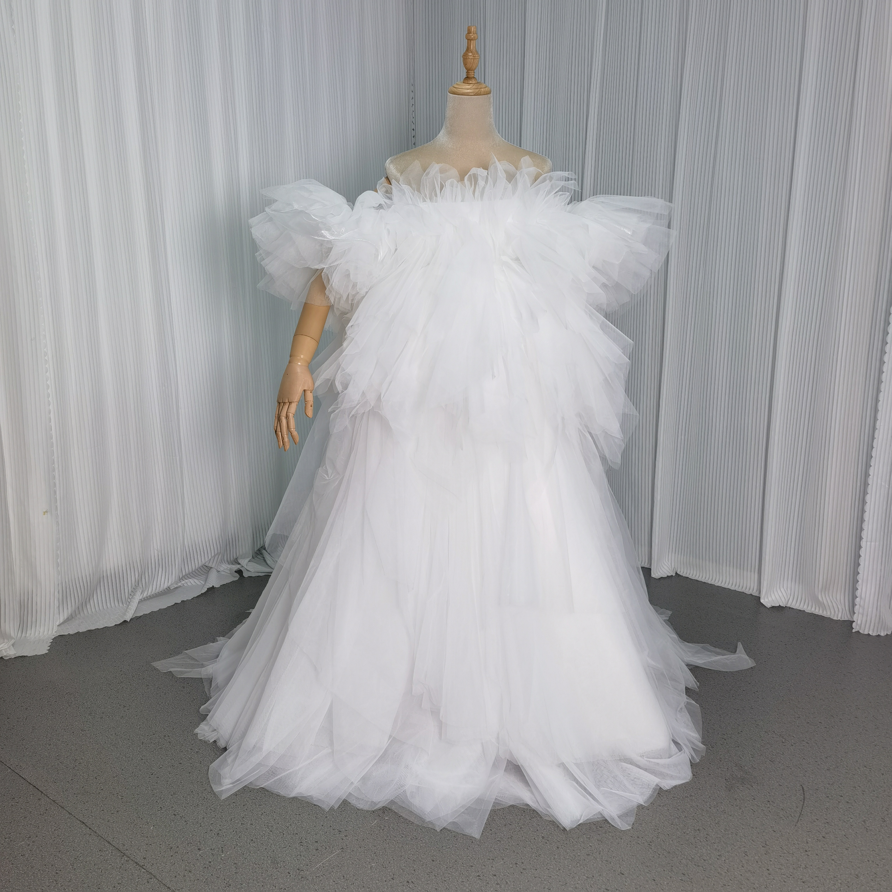 ウエディングドレス 取り外し袖 フリル袖 もこもこドレス アシンメトリードレス 結婚式 プリンセスライン 前撮り