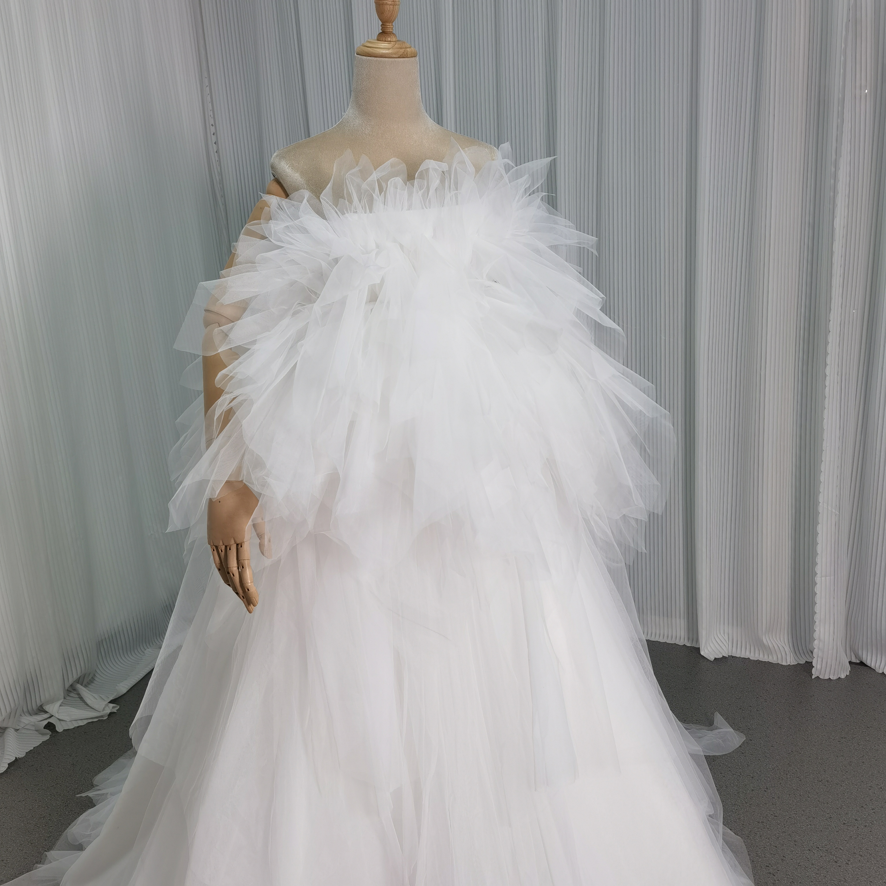 ウエディングドレス 取り外し袖 フリル袖 もこもこドレス アシンメトリードレス 結婚式 プリンセスライン 前撮り