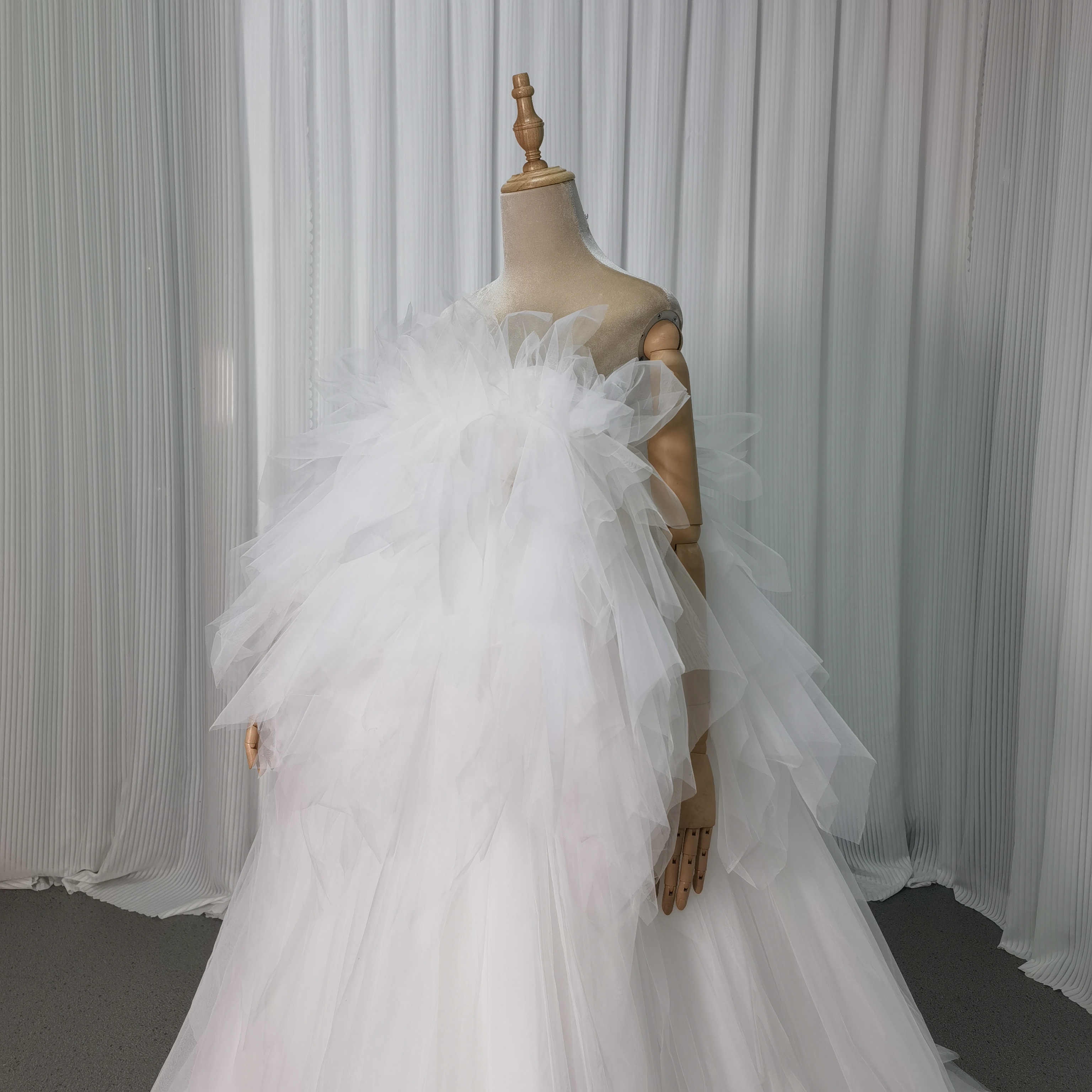 ウエディングドレス 取り外し袖 フリル袖 もこもこドレス アシンメトリードレス 結婚式 プリンセスライン 前撮り
