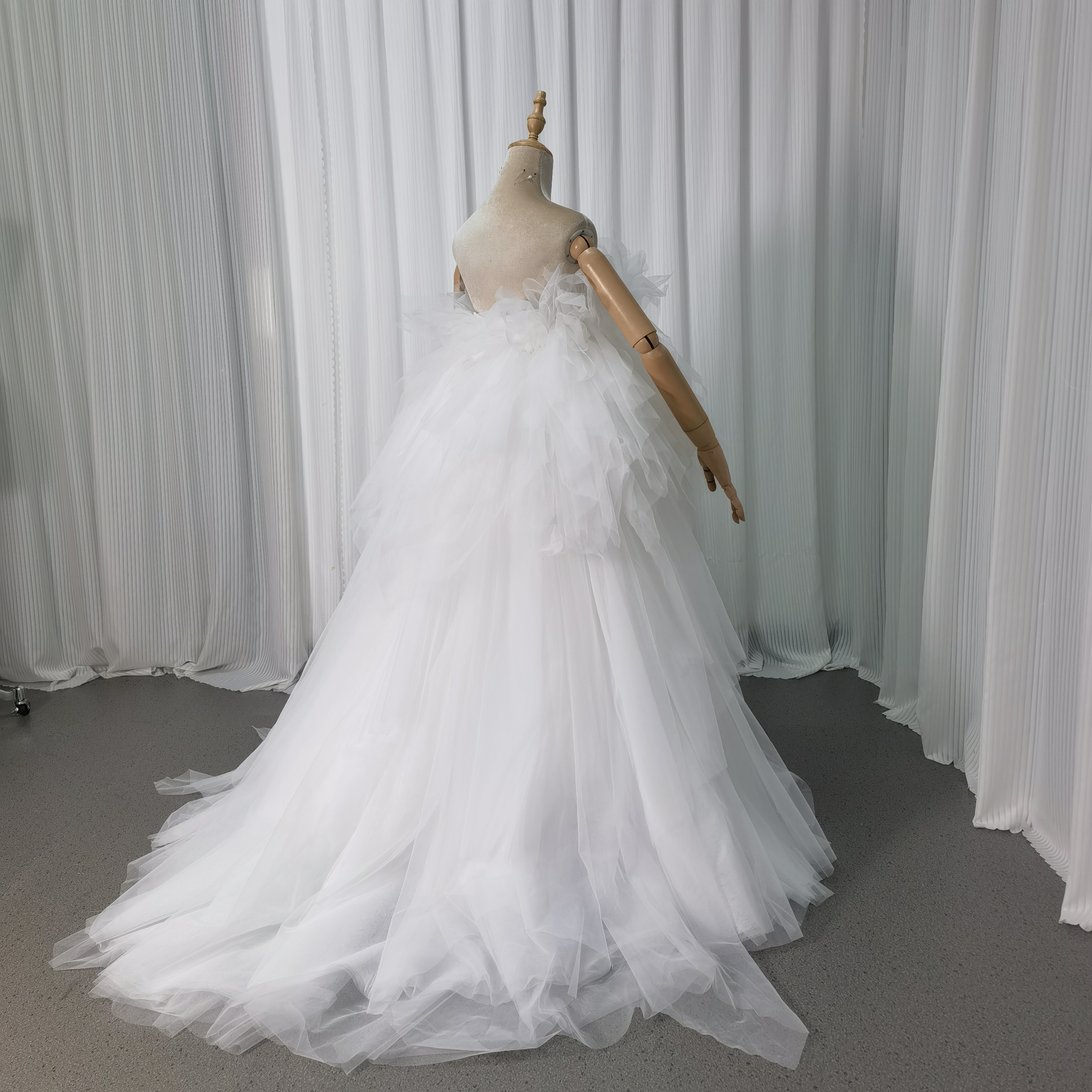 ウエディングドレス 取り外し袖 フリル袖 もこもこドレス アシンメトリードレス 結婚式 プリンセスライン 前撮り