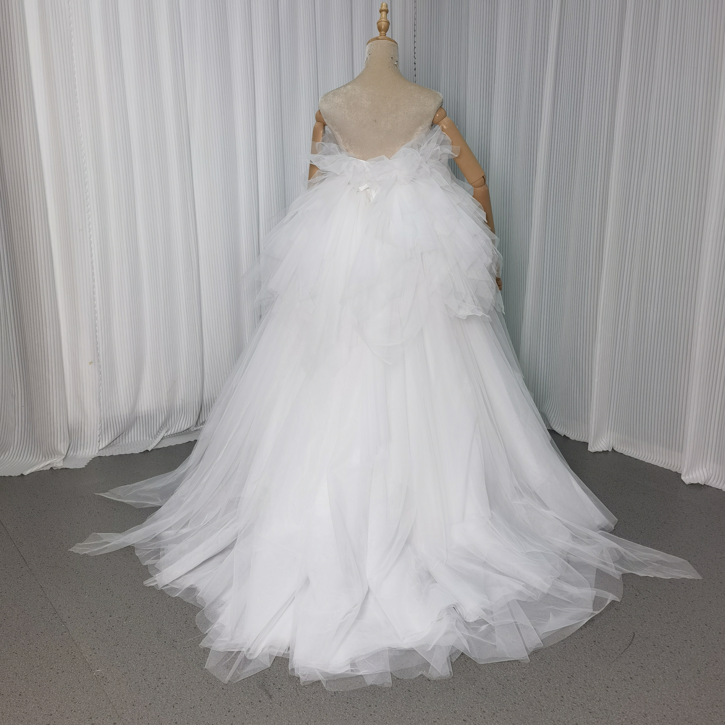 ウエディングドレス 取り外し袖 フリル袖 もこもこドレス アシンメトリードレス 結婚式 プリンセスライン 前撮り