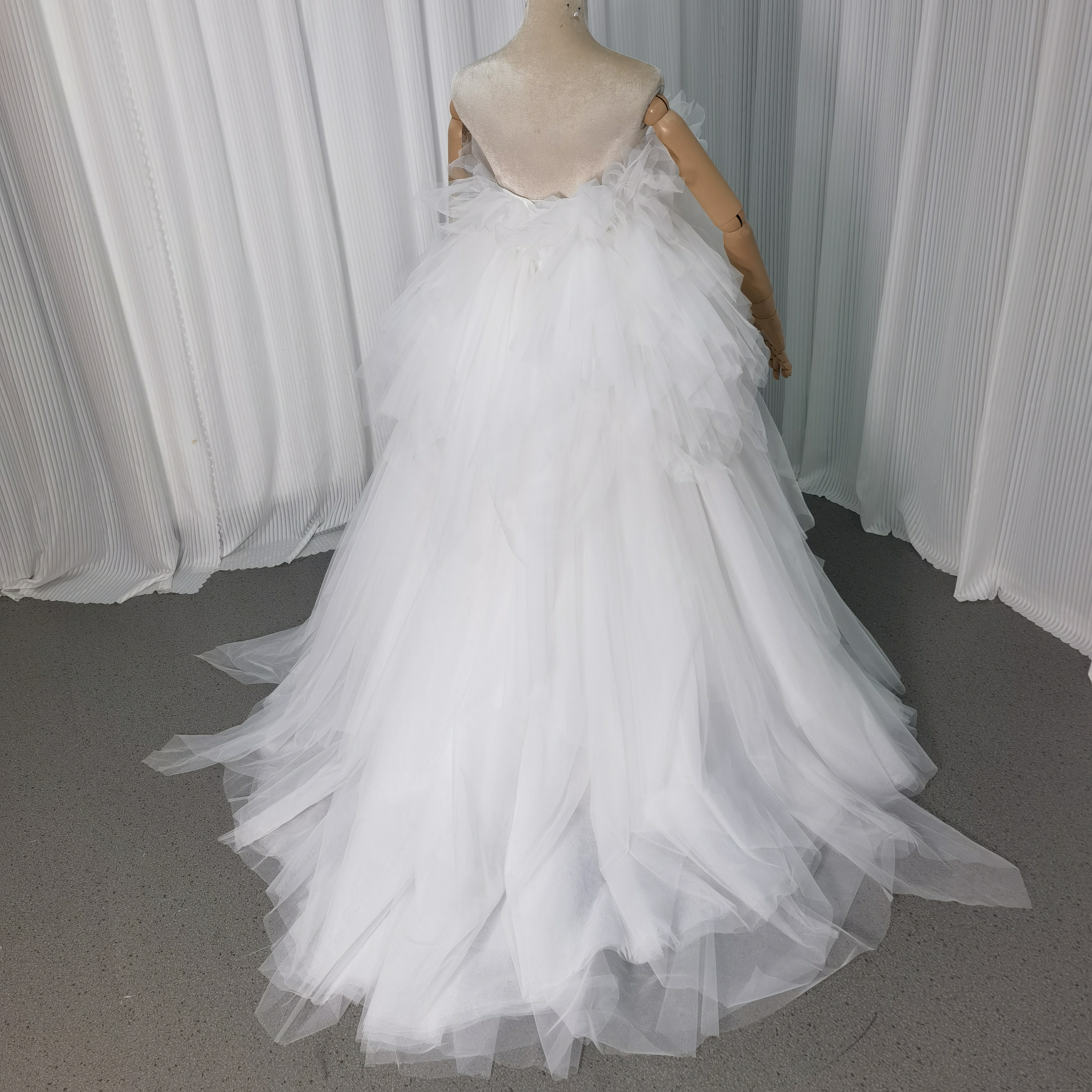 ウエディングドレス 取り外し袖 フリル袖 もこもこドレス アシンメトリードレス 結婚式 プリンセスライン 前撮り