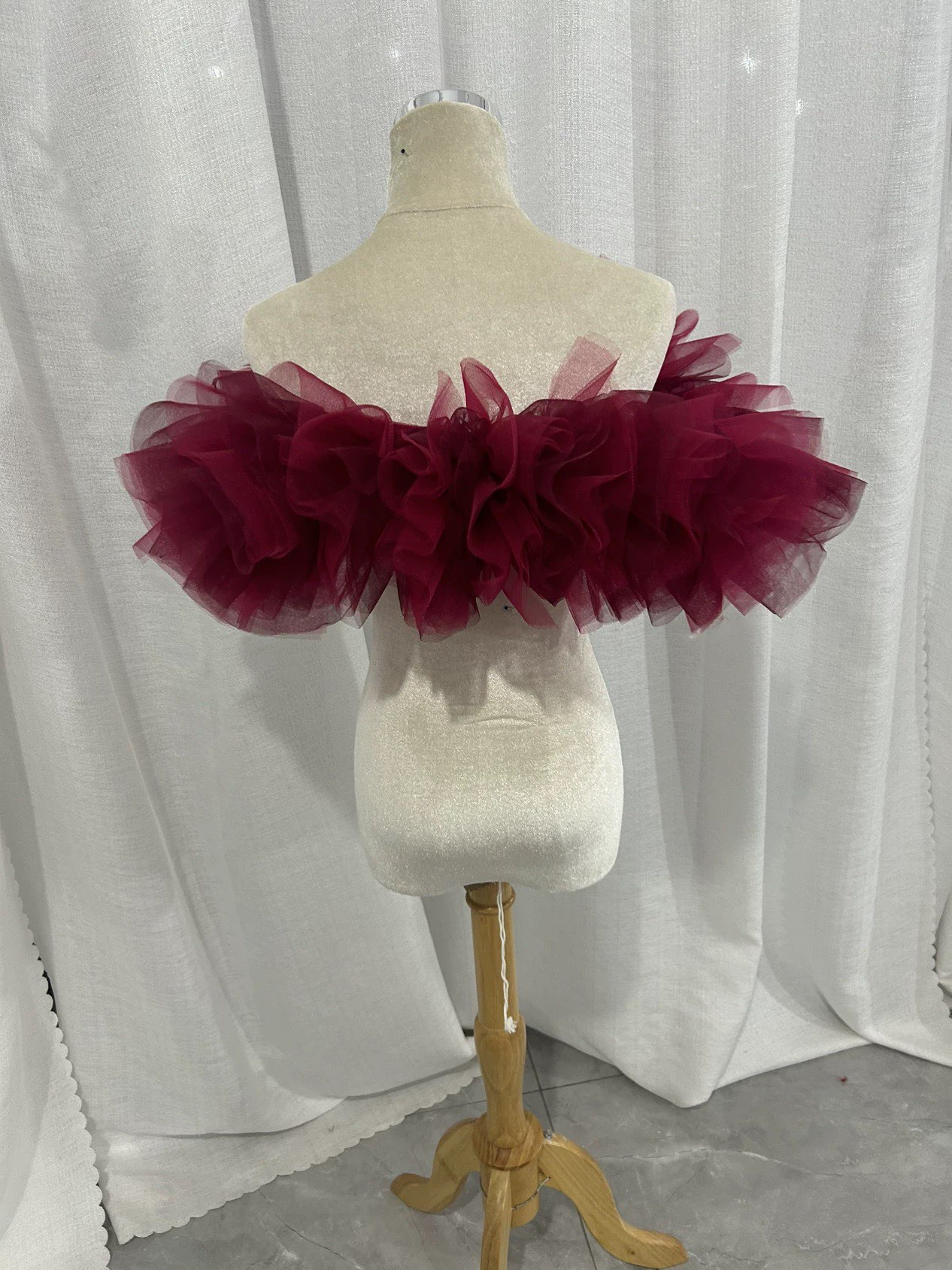 ワインレッド ソフトチュール 取り外しオフショルダー ストレッチ こんごうしょく 披露宴