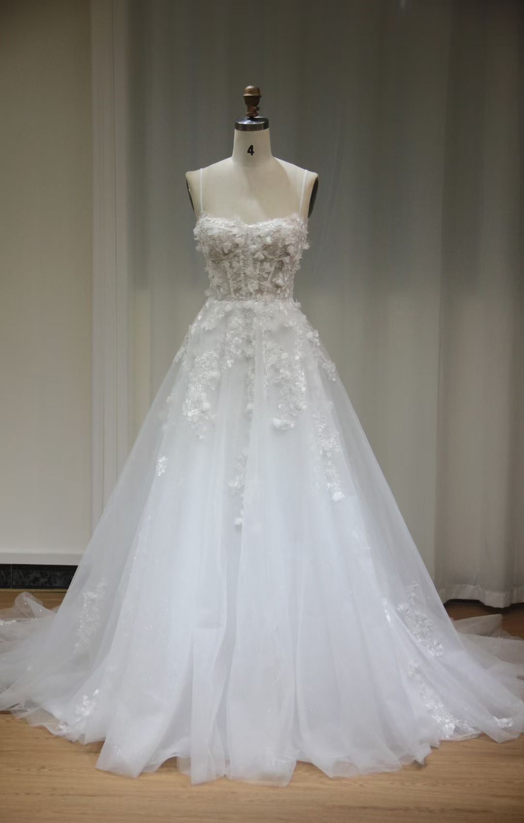 フランス風 ウェディングドレス キャミソール 美しい花レース 3D立体レース刺繍 セクシー 結婚式